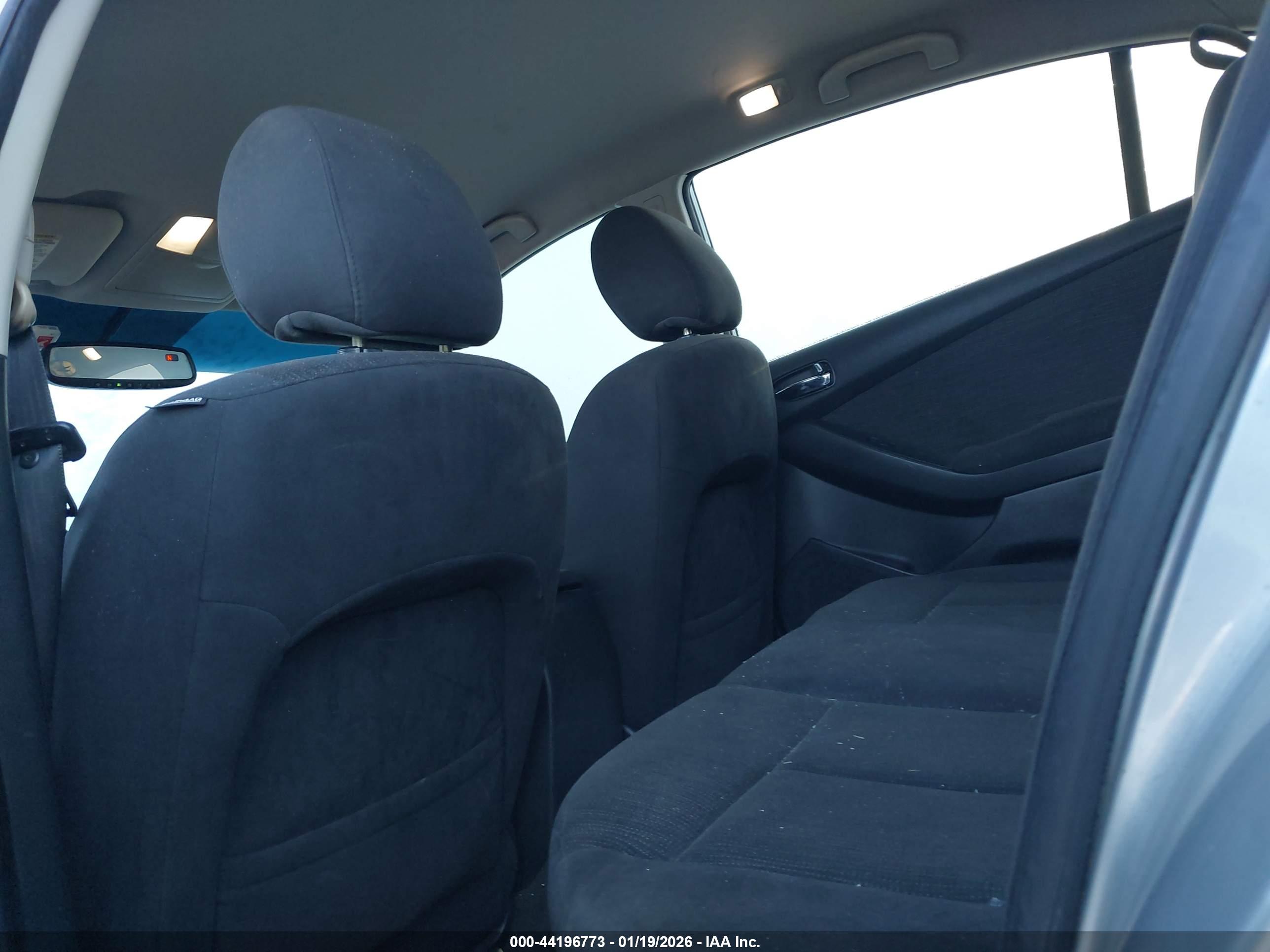 NISSAN ALTIMA image 8
