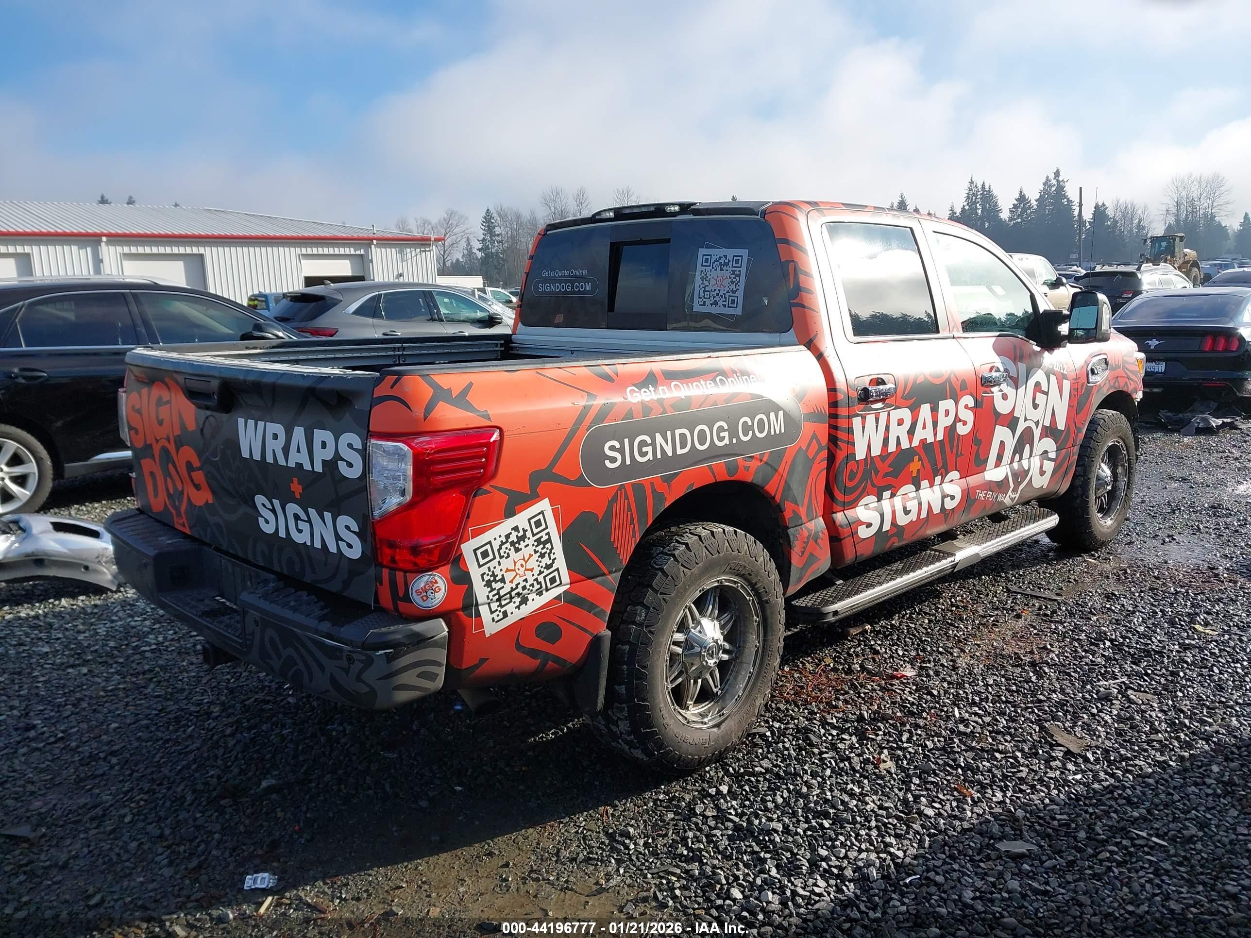 NISSAN TITAN image 4