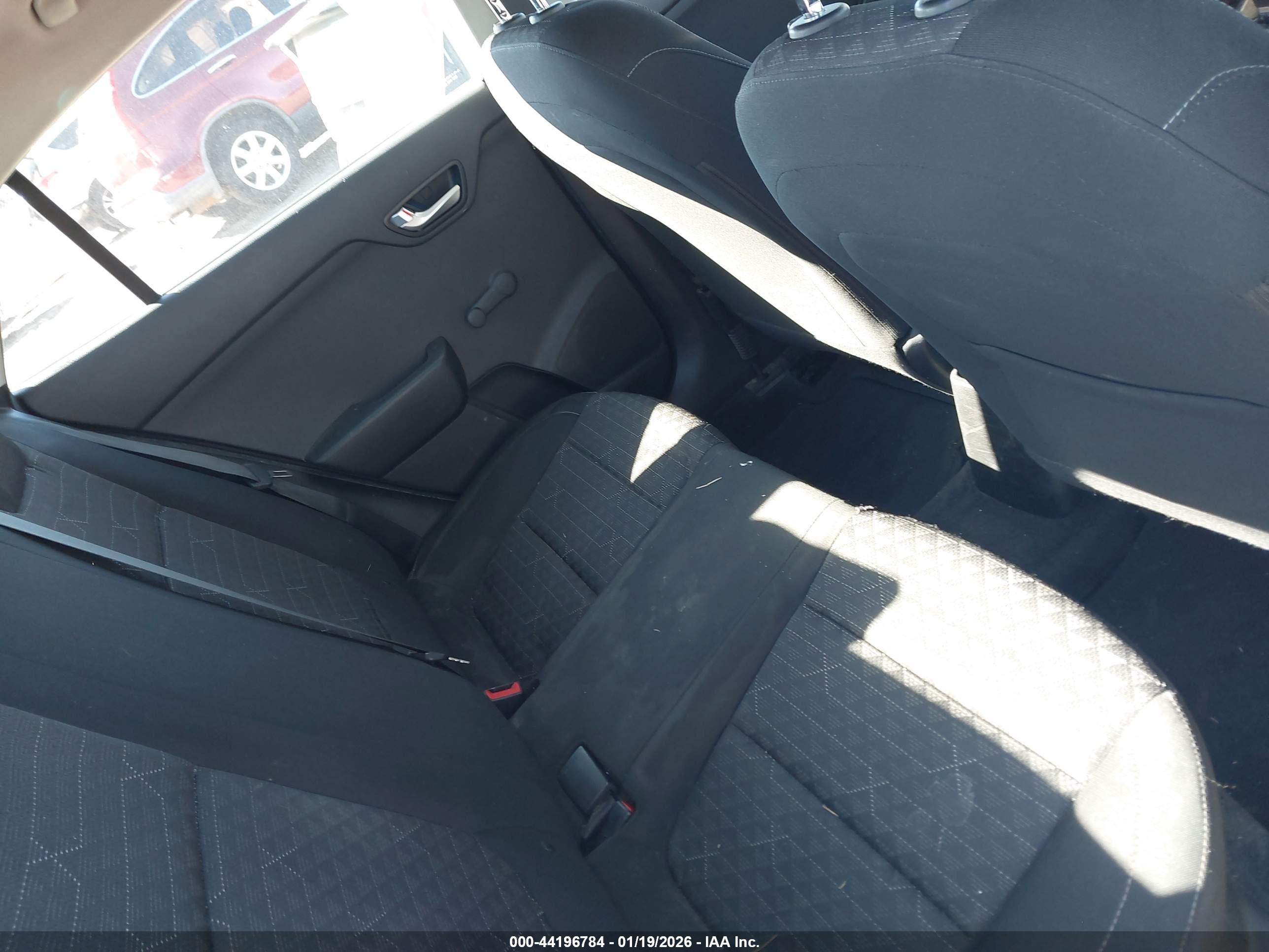 KIA RIO image 8