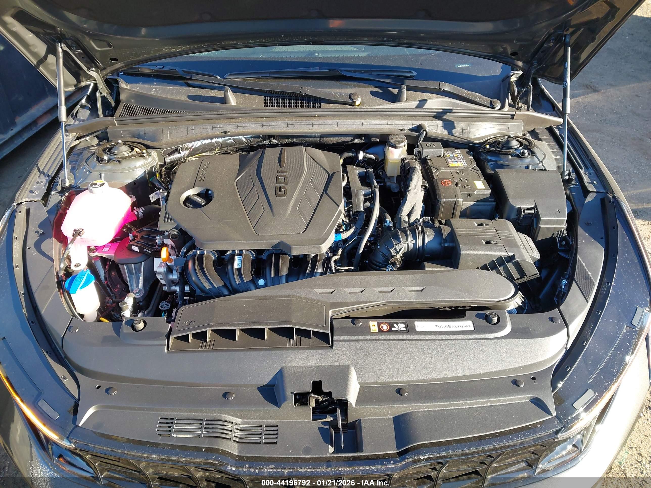 KIA K5 image 10
