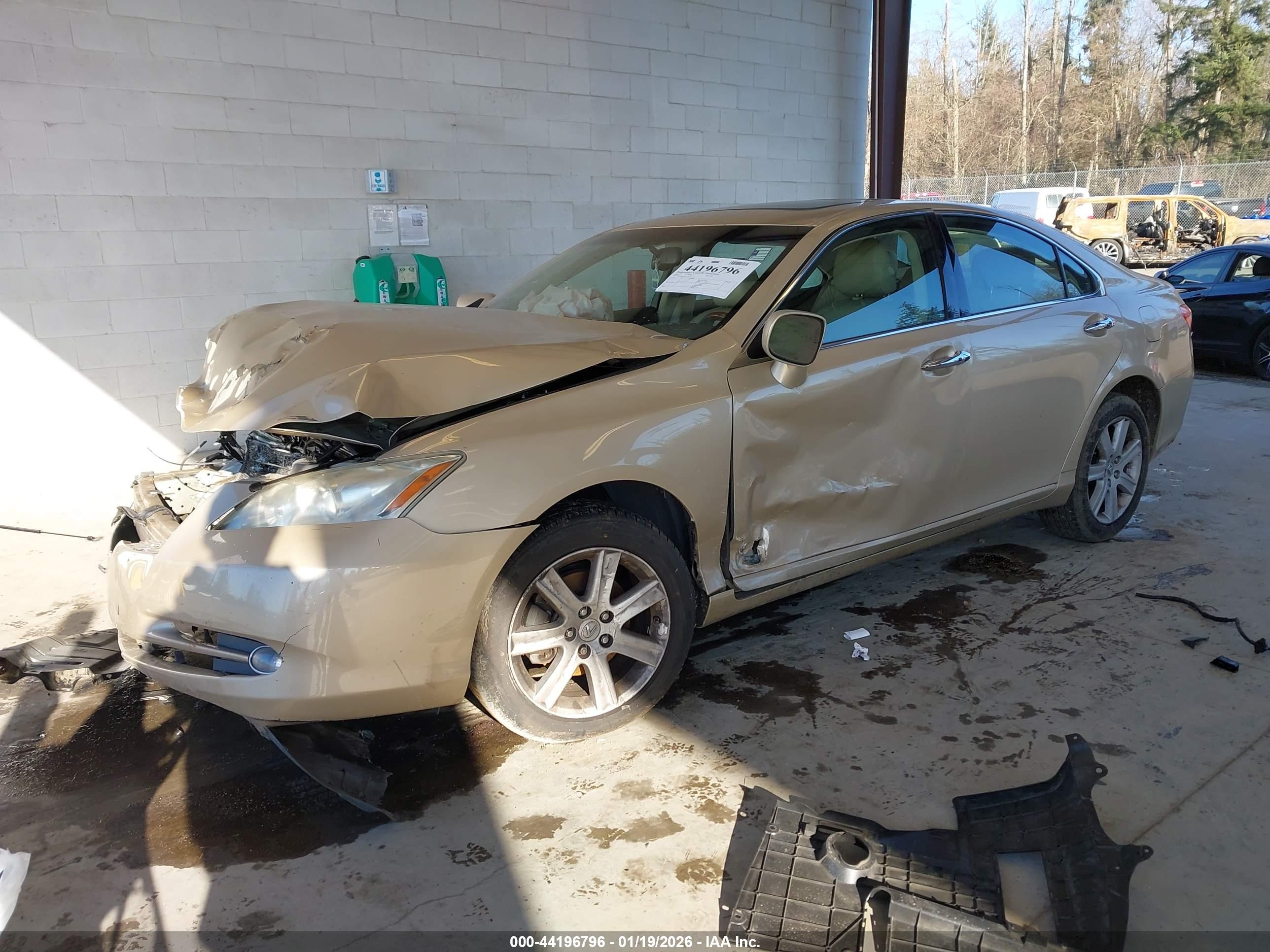 LEXUS ES image 2