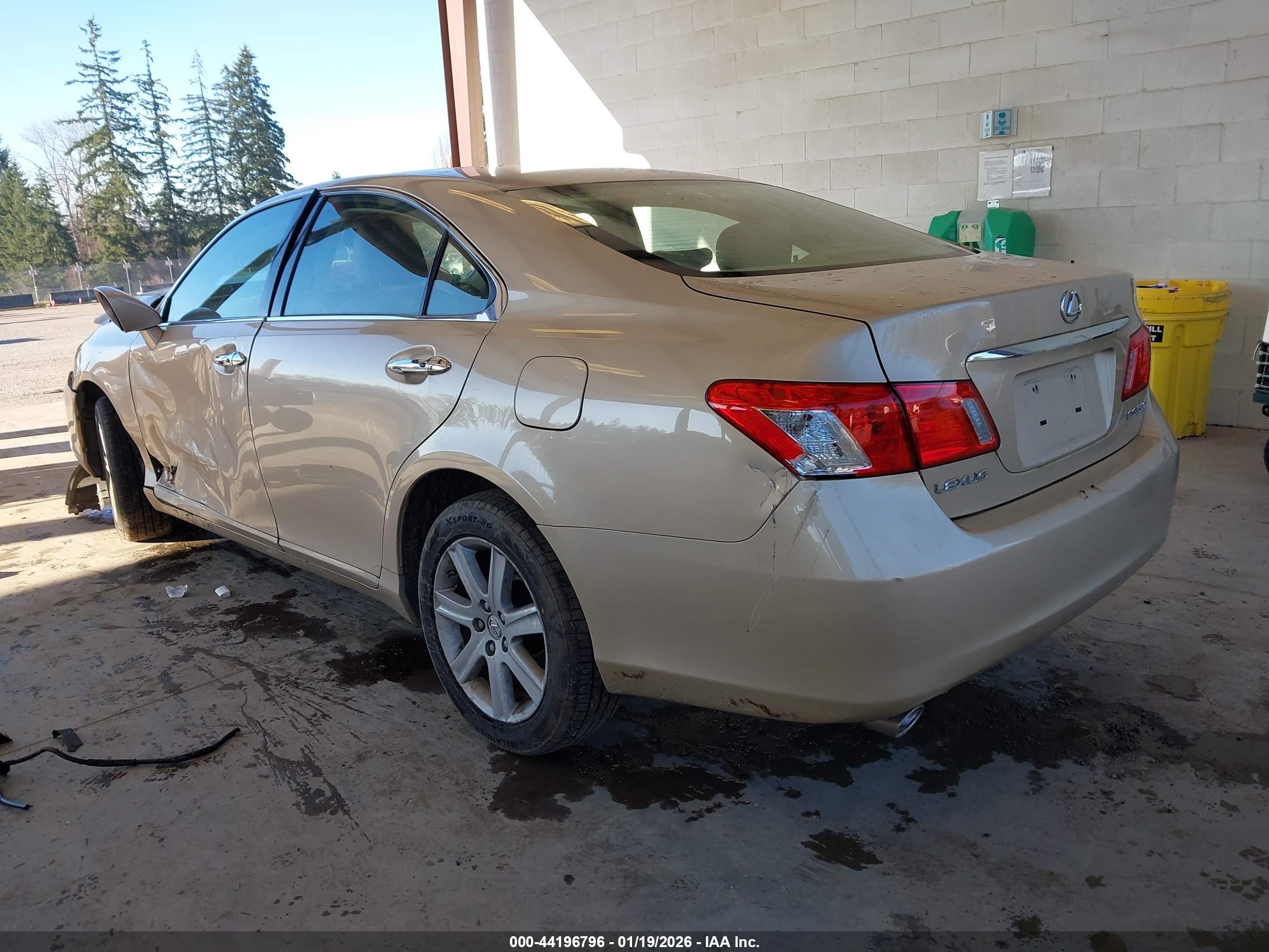 LEXUS ES image 3