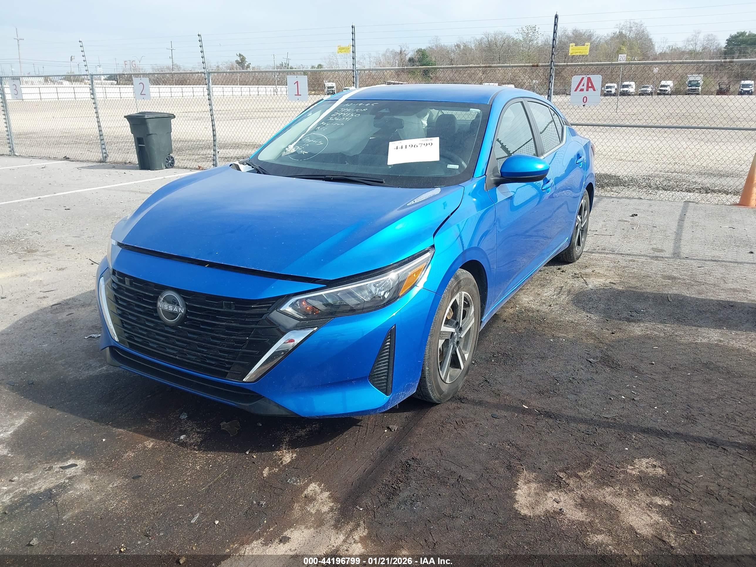 NISSAN SENTRA image 2