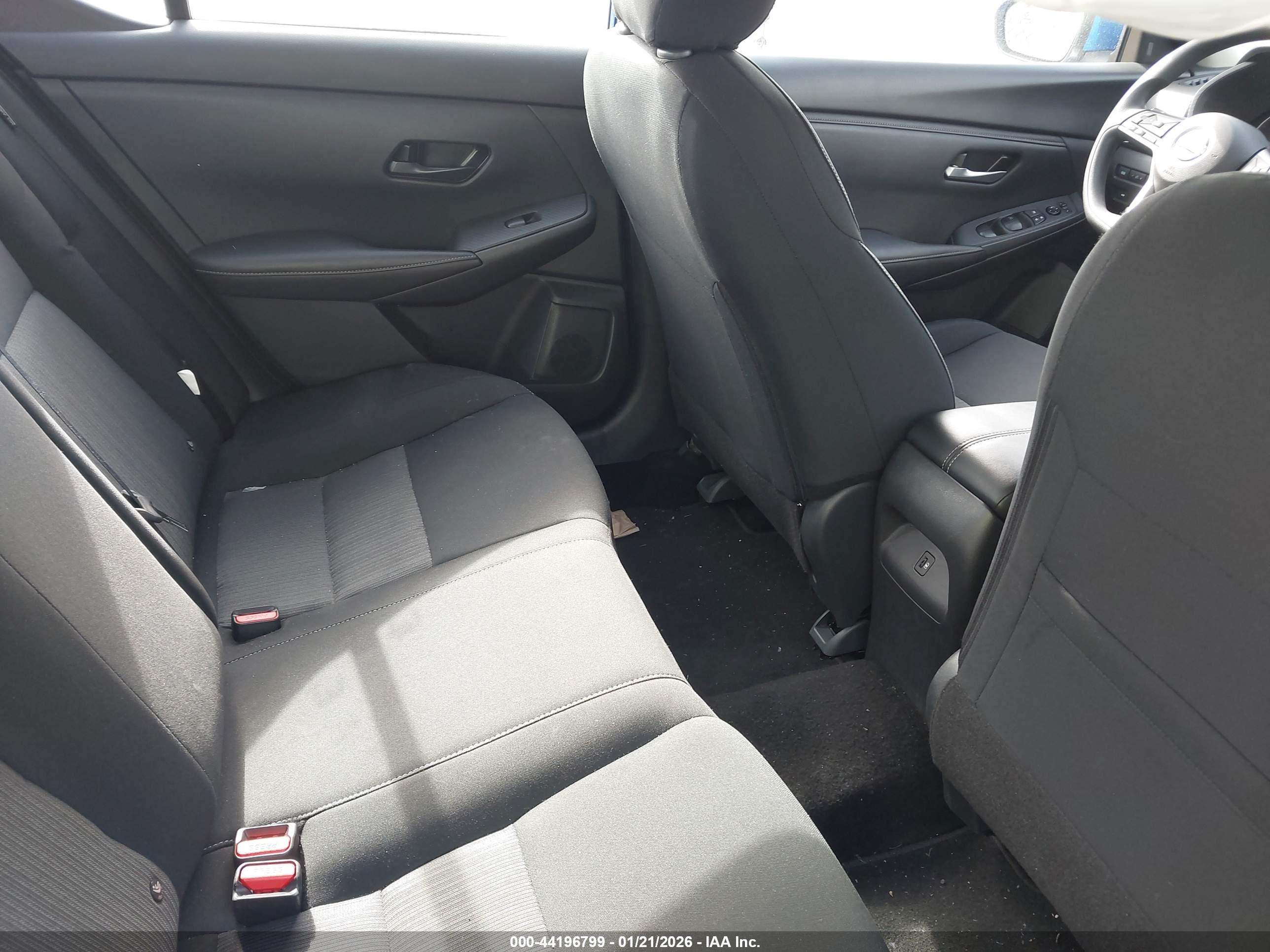 NISSAN SENTRA image 8