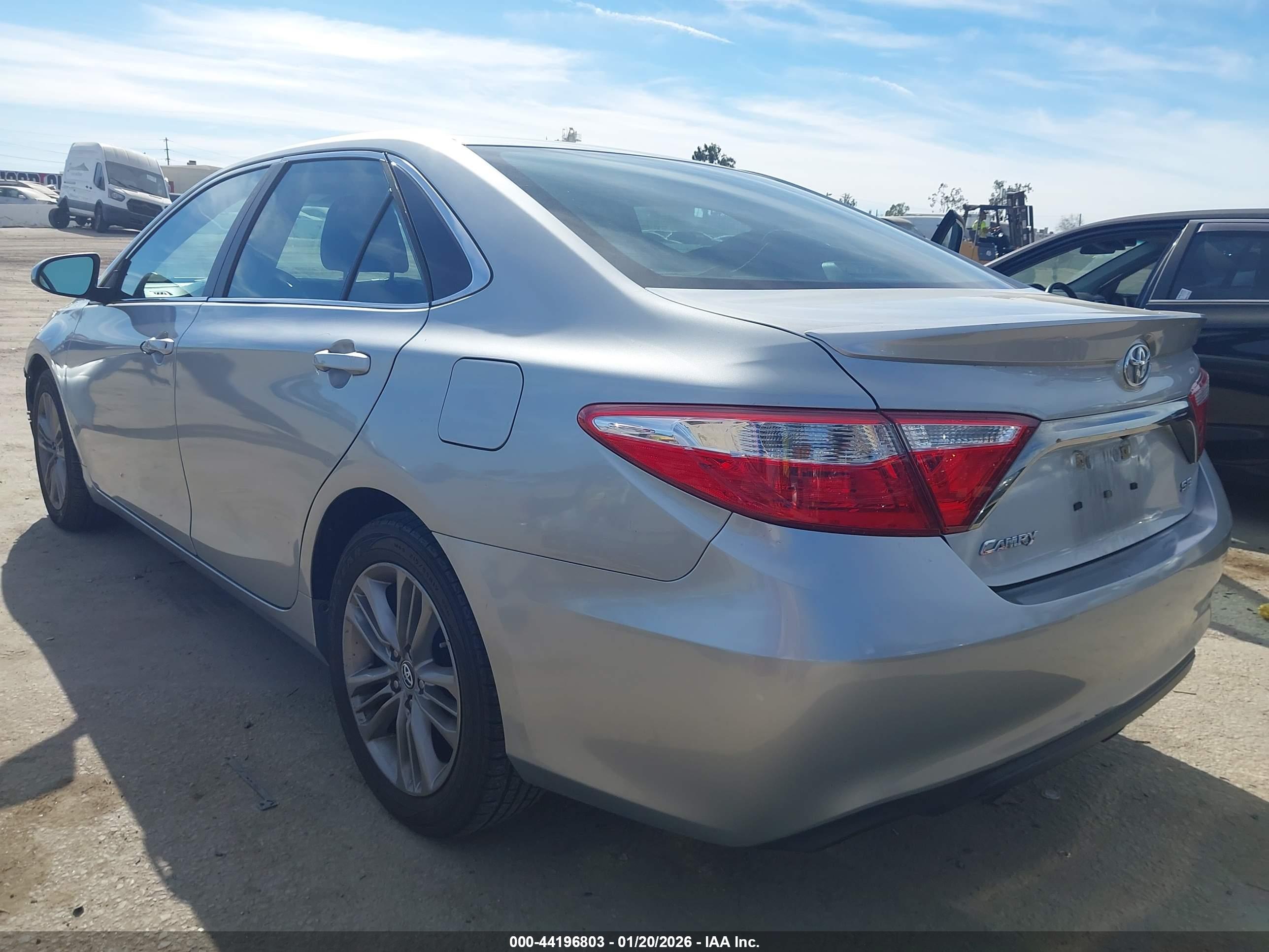 TOYOTA CAMRY image 3