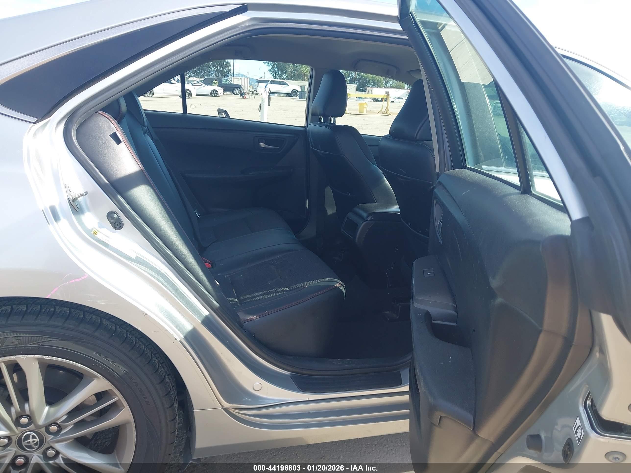 TOYOTA CAMRY image 8