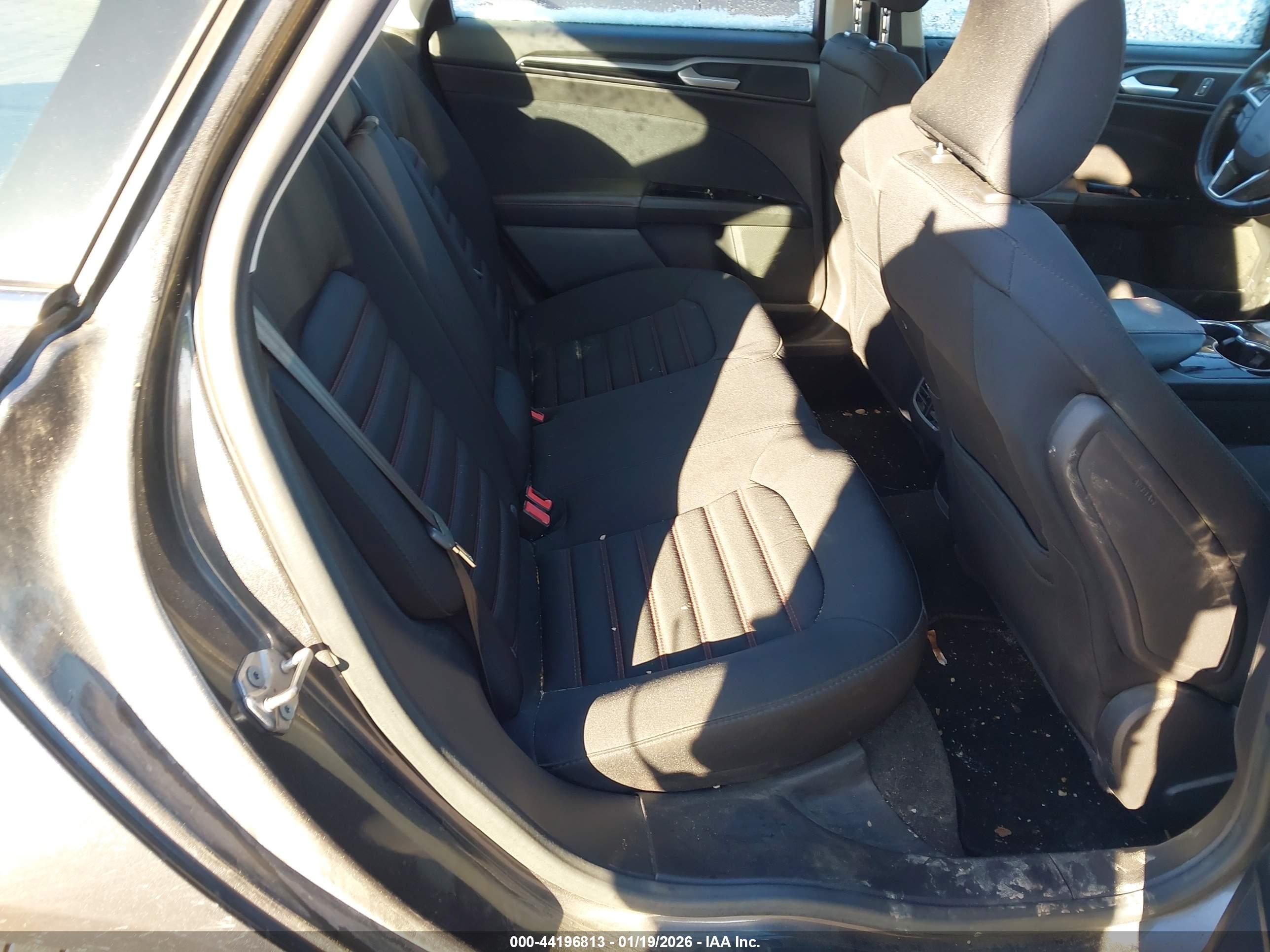 FORD FUSION image 8