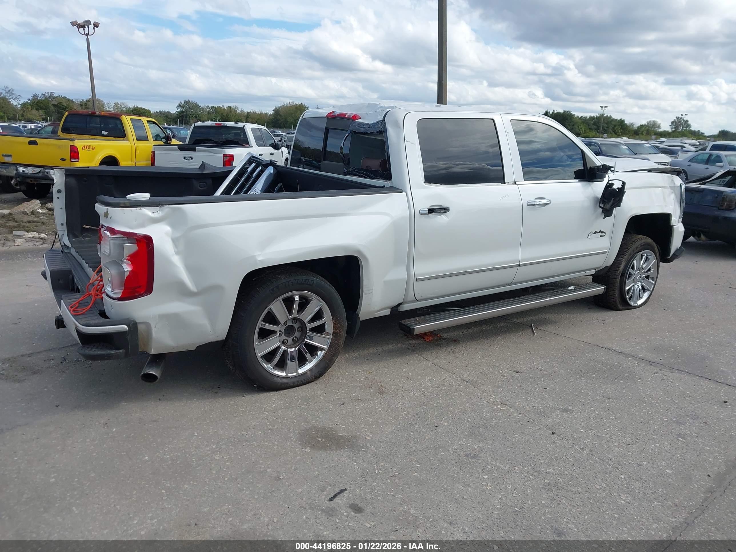 CHEVROLET SILVERADO image 4
