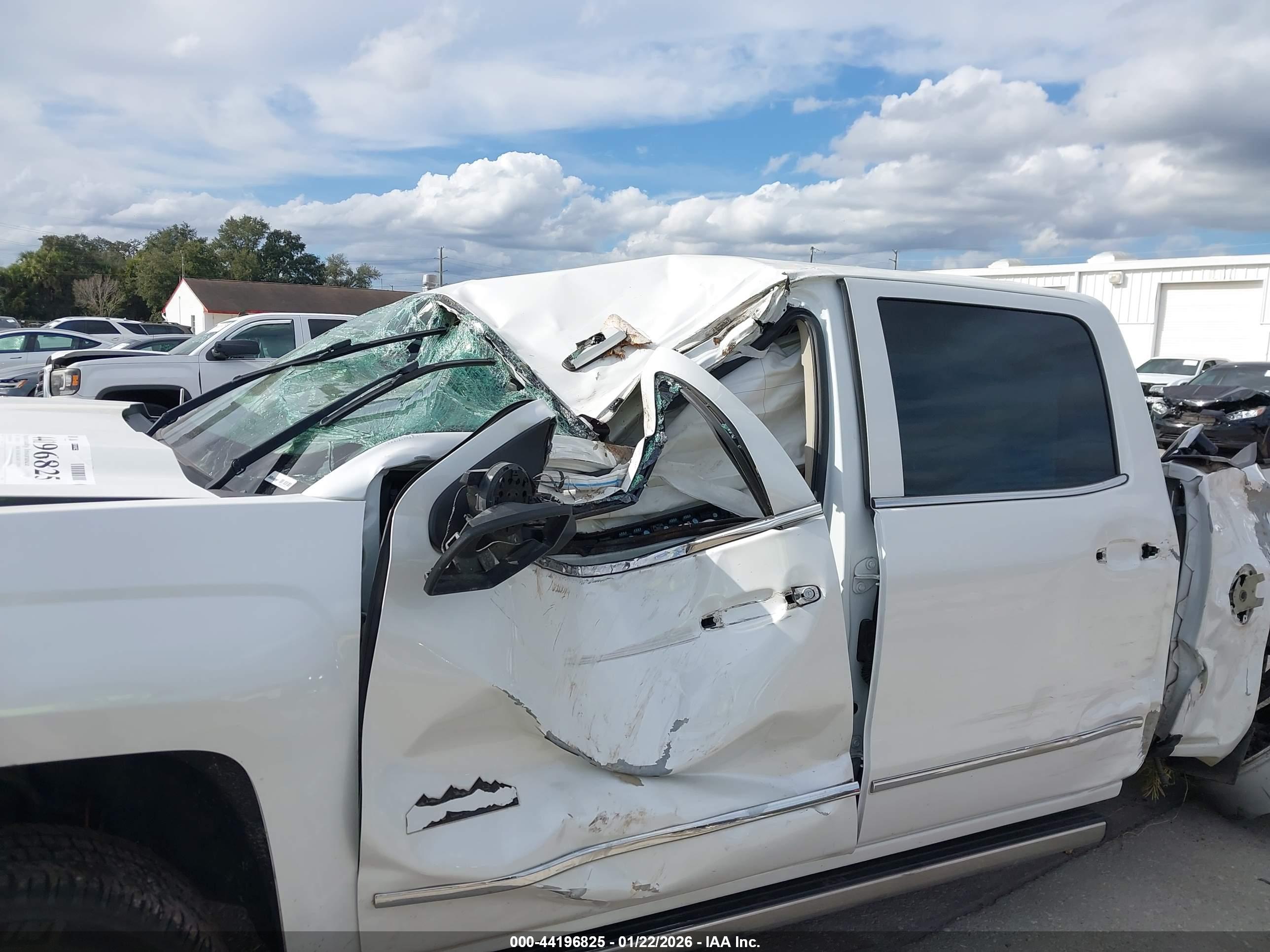CHEVROLET SILVERADO image 6