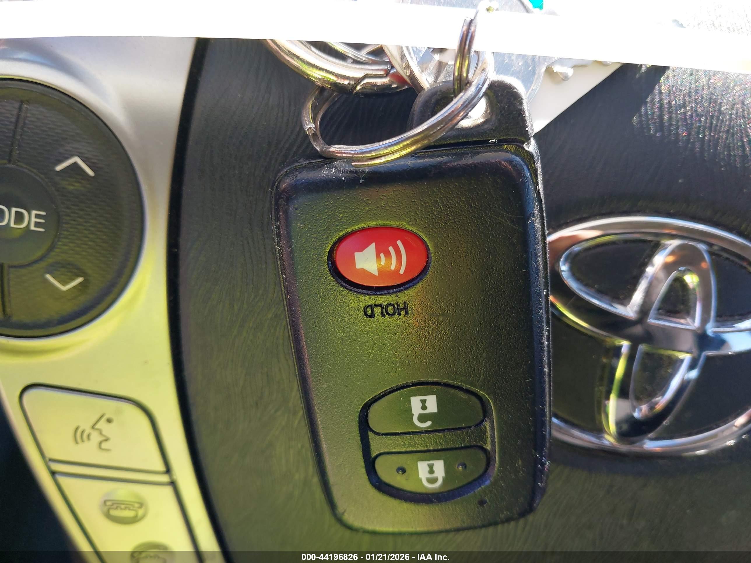 TOYOTA PRIUS image 11