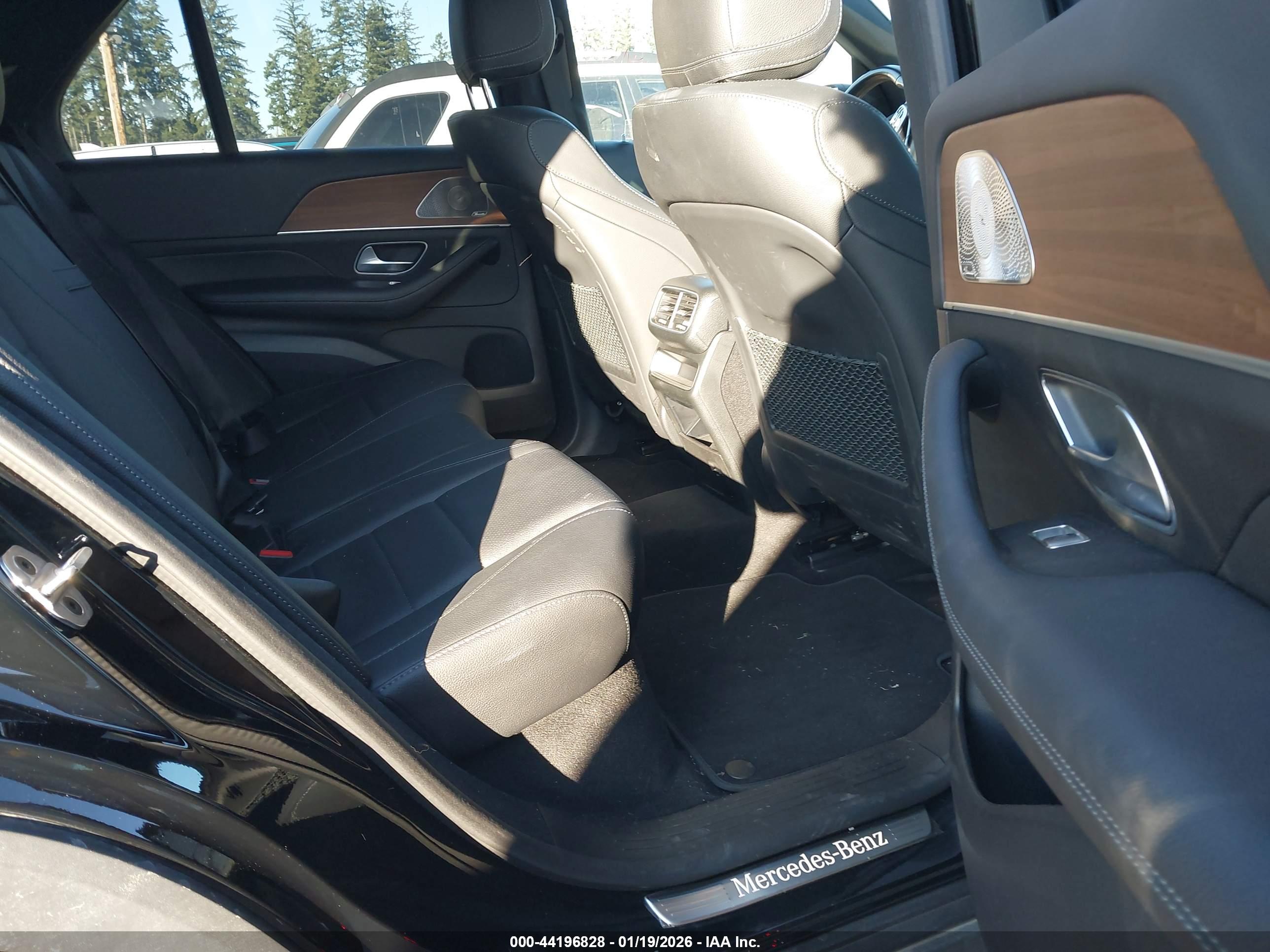 MERCEDES-BENZ GLE image 8
