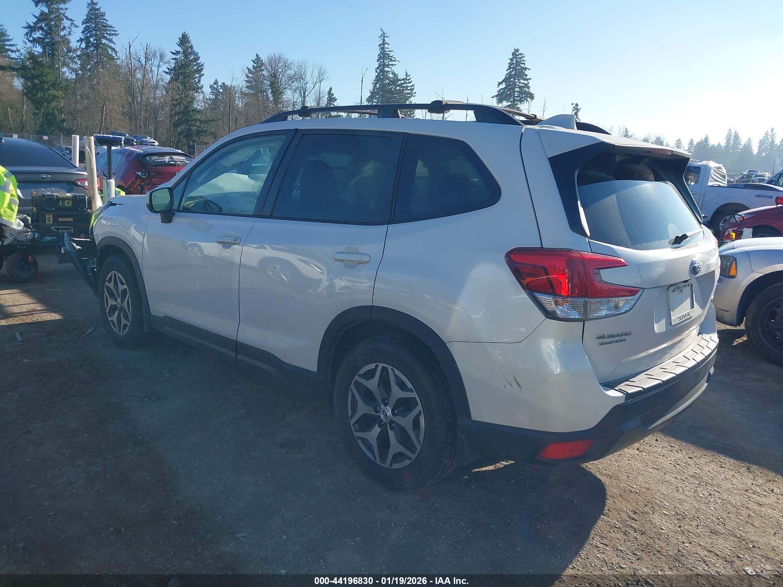 SUBARU FORESTER image 3