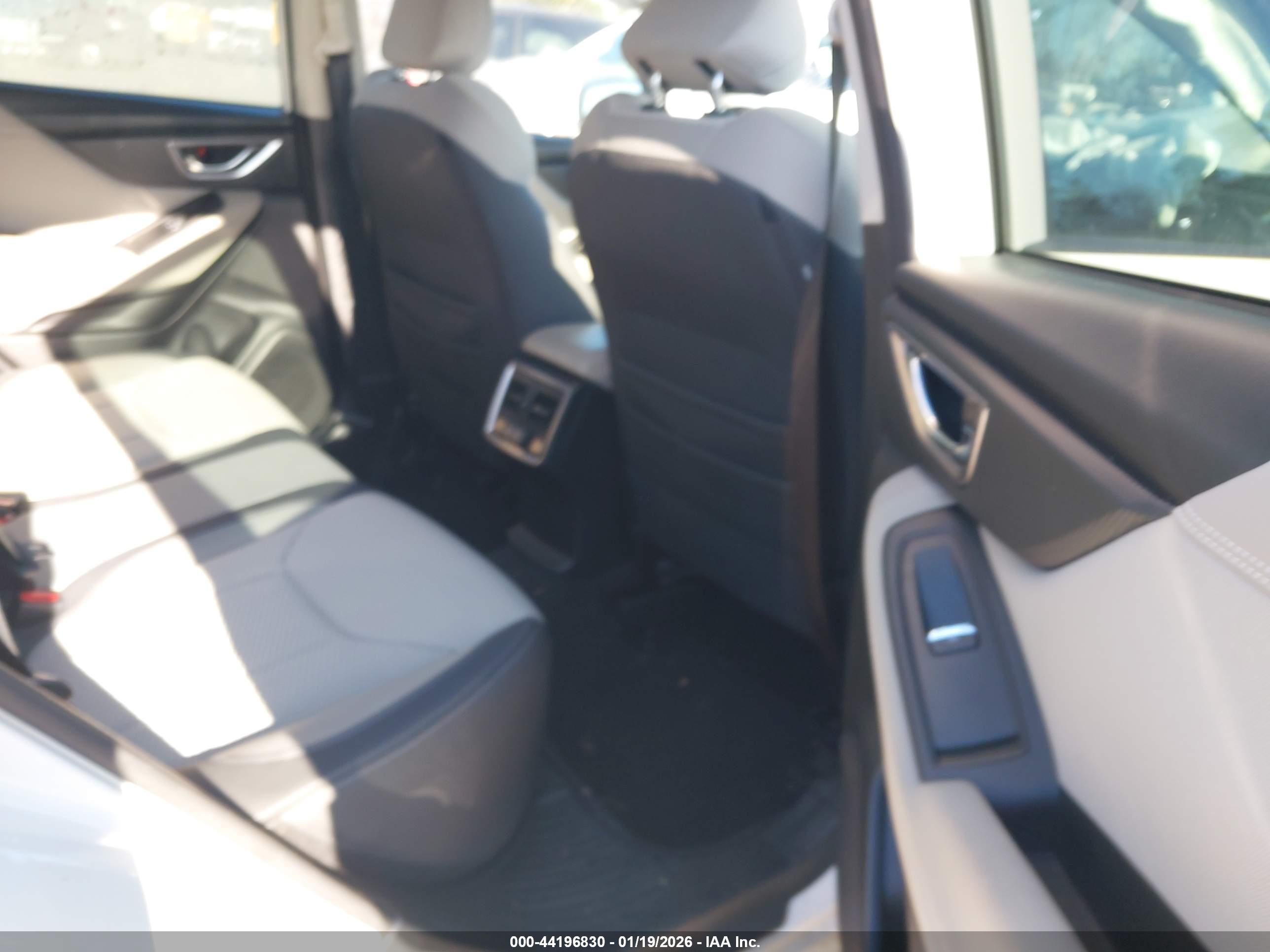 SUBARU FORESTER image 8