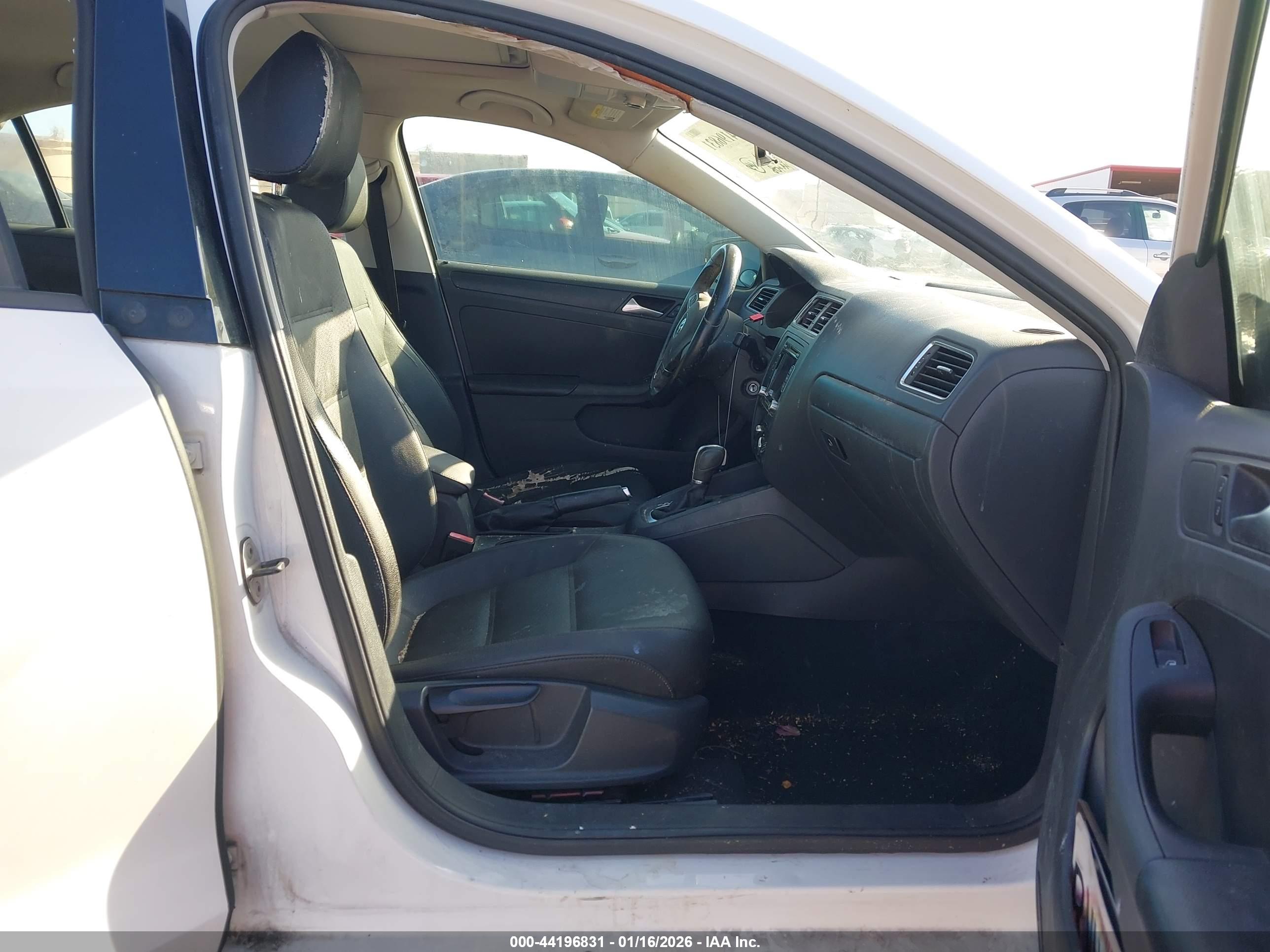 VOLKSWAGEN JETTA image 5