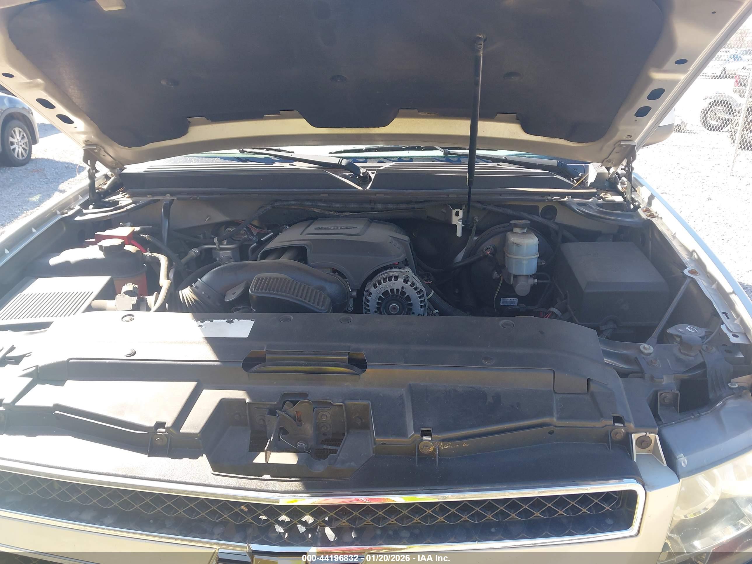 CHEVROLET TAHOE image 10