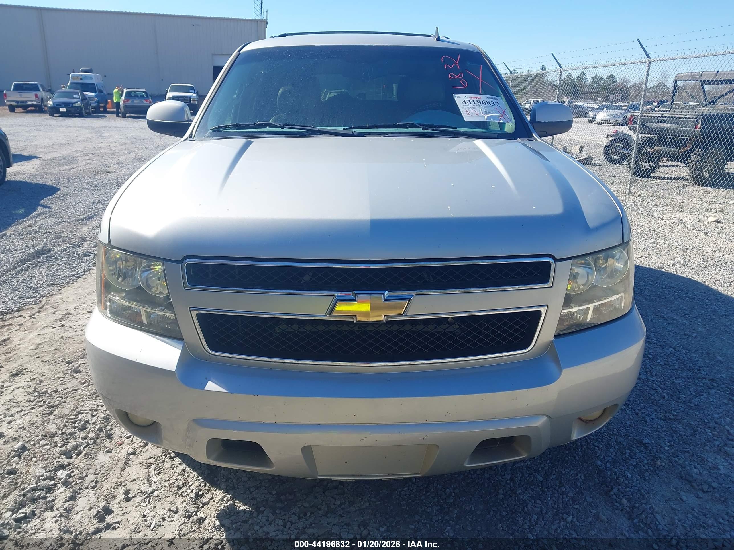 CHEVROLET TAHOE image 6