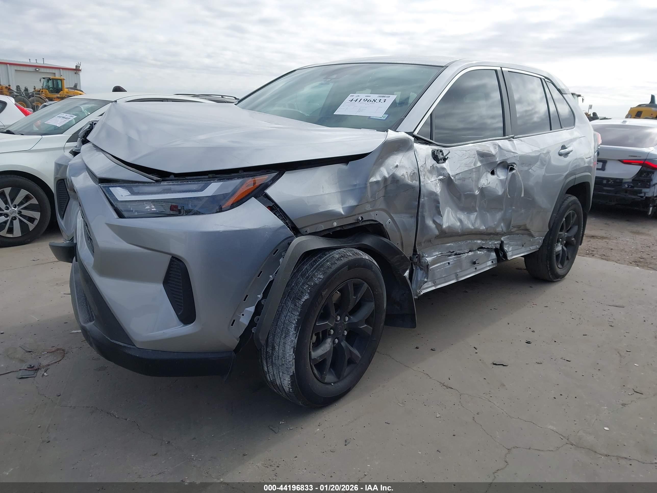 TOYOTA RAV4 image 2
