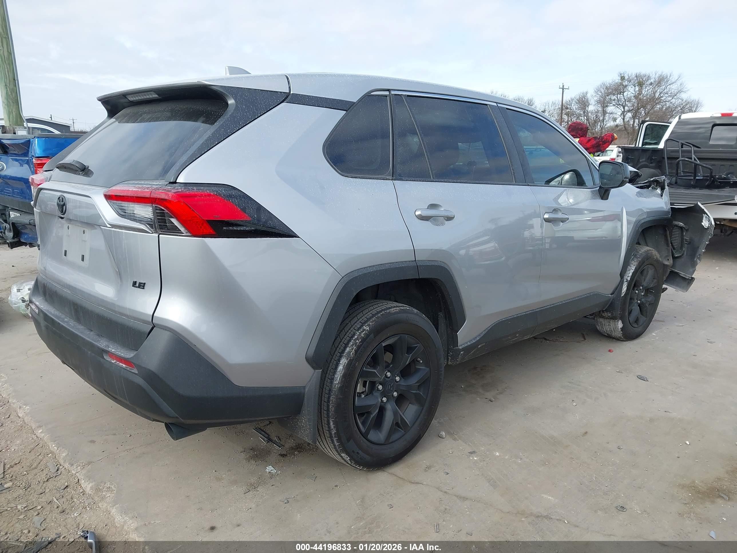 TOYOTA RAV4 image 4