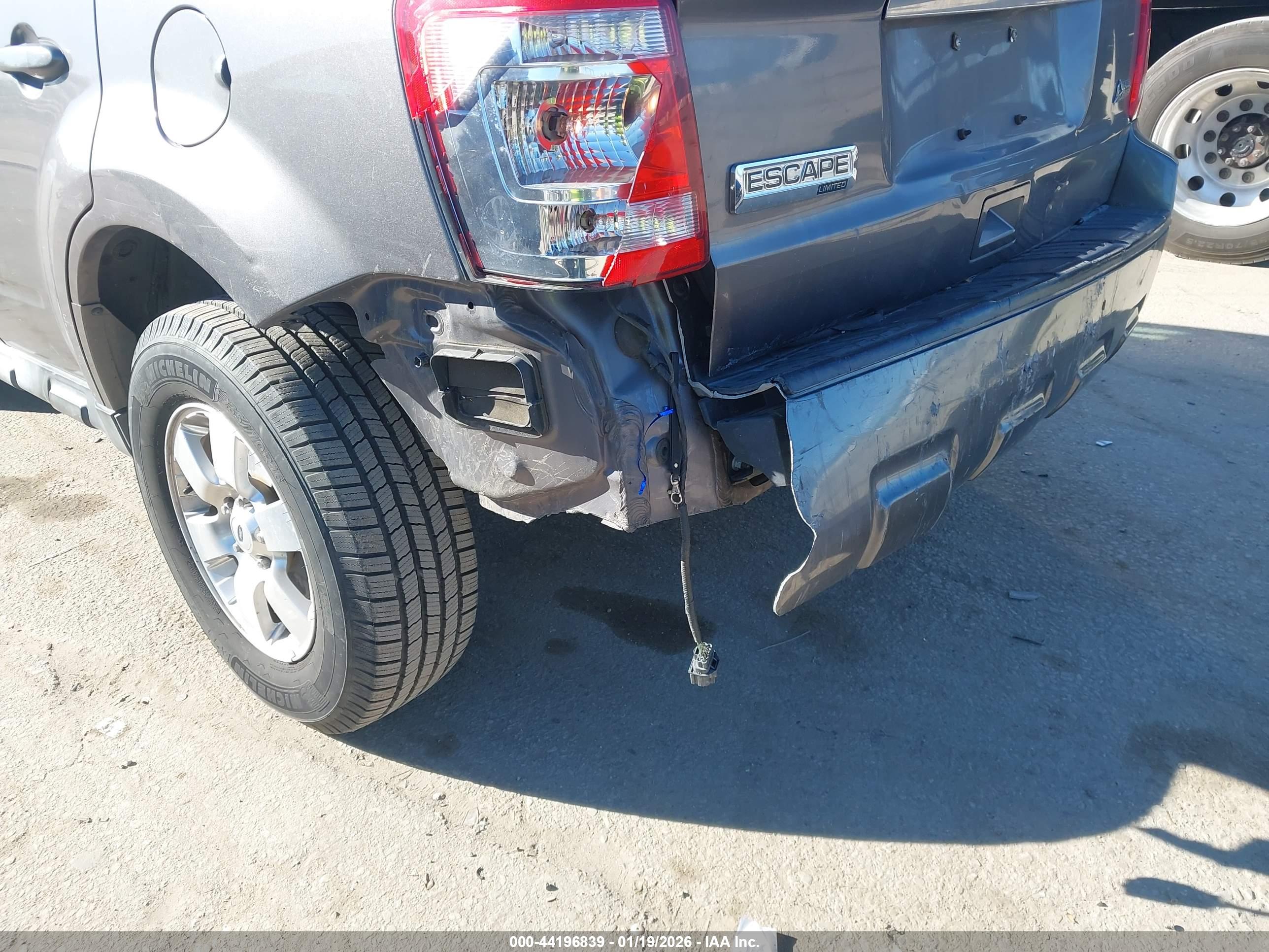 FORD ESCAPE image 6