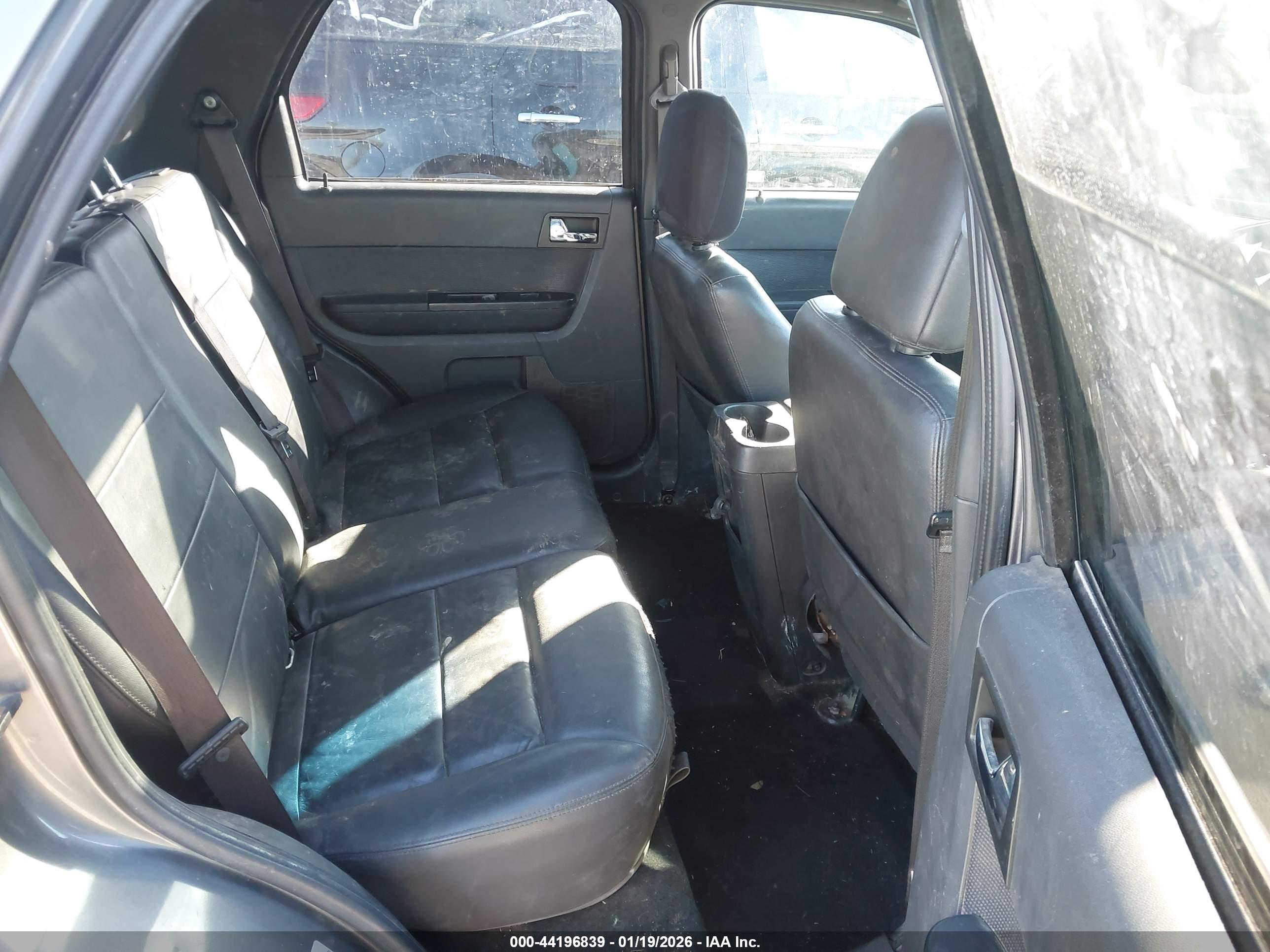 FORD ESCAPE image 8