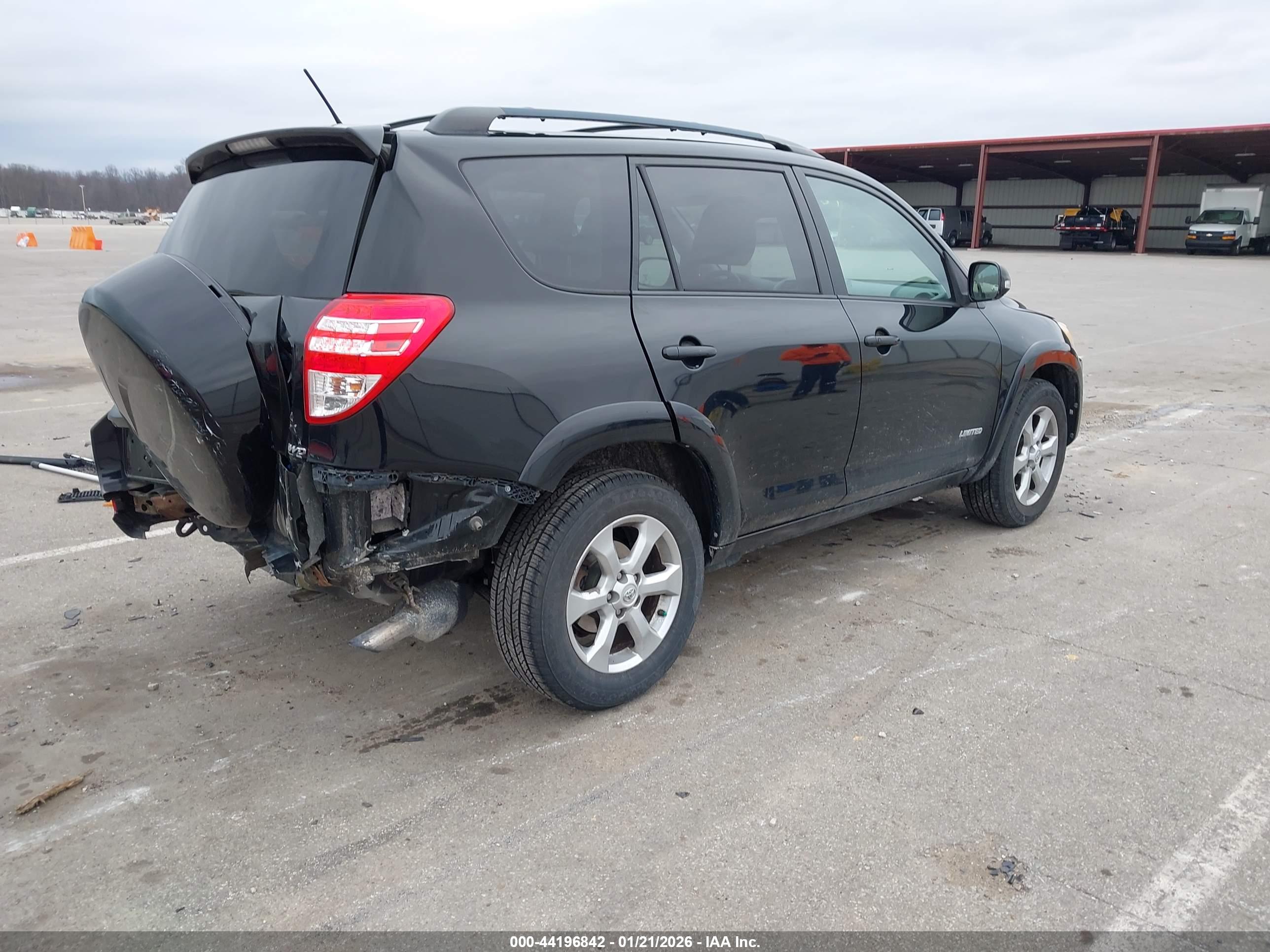 TOYOTA RAV4 image 4