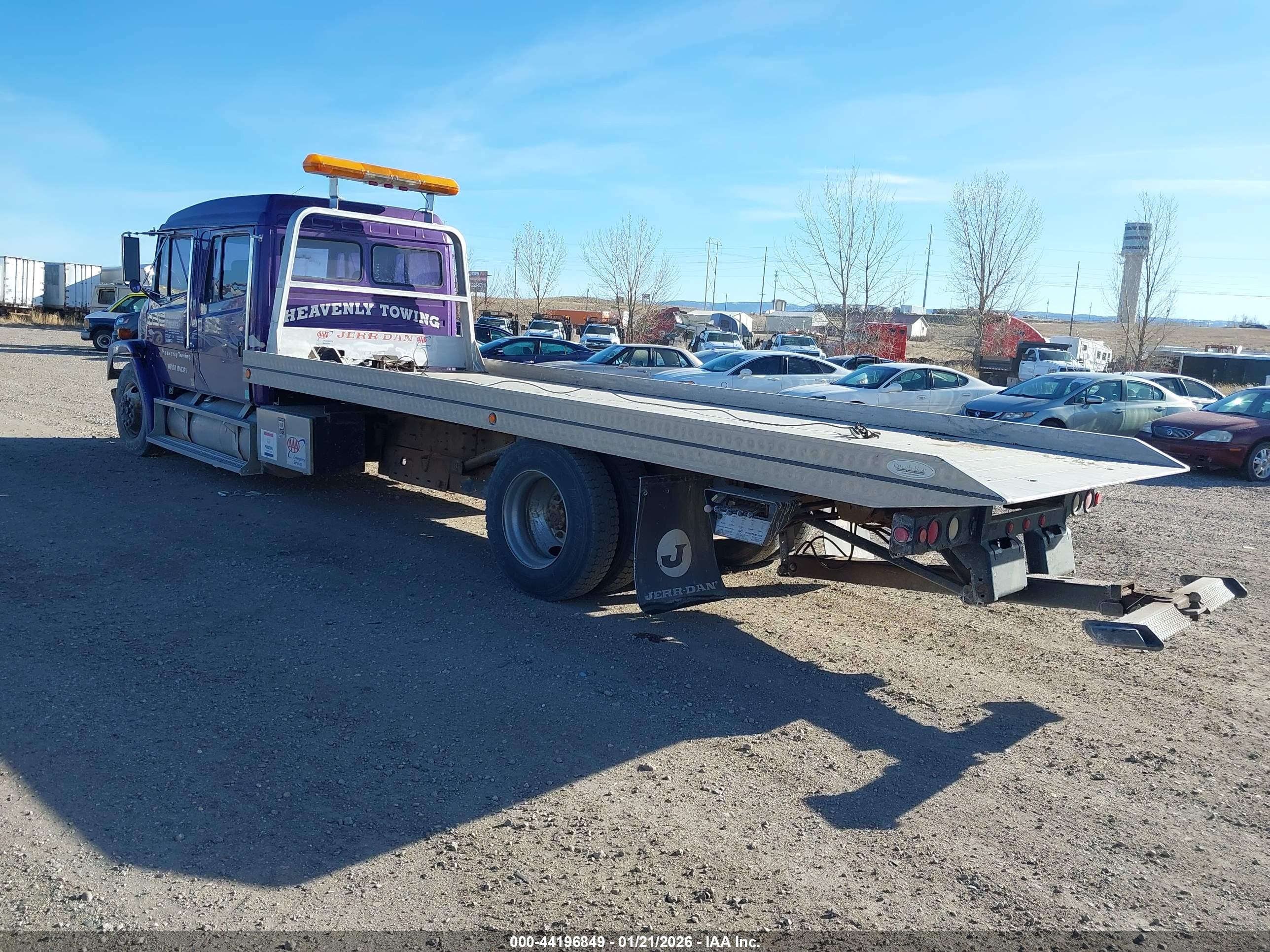 FREIGHTLINER MEDIUM image 3