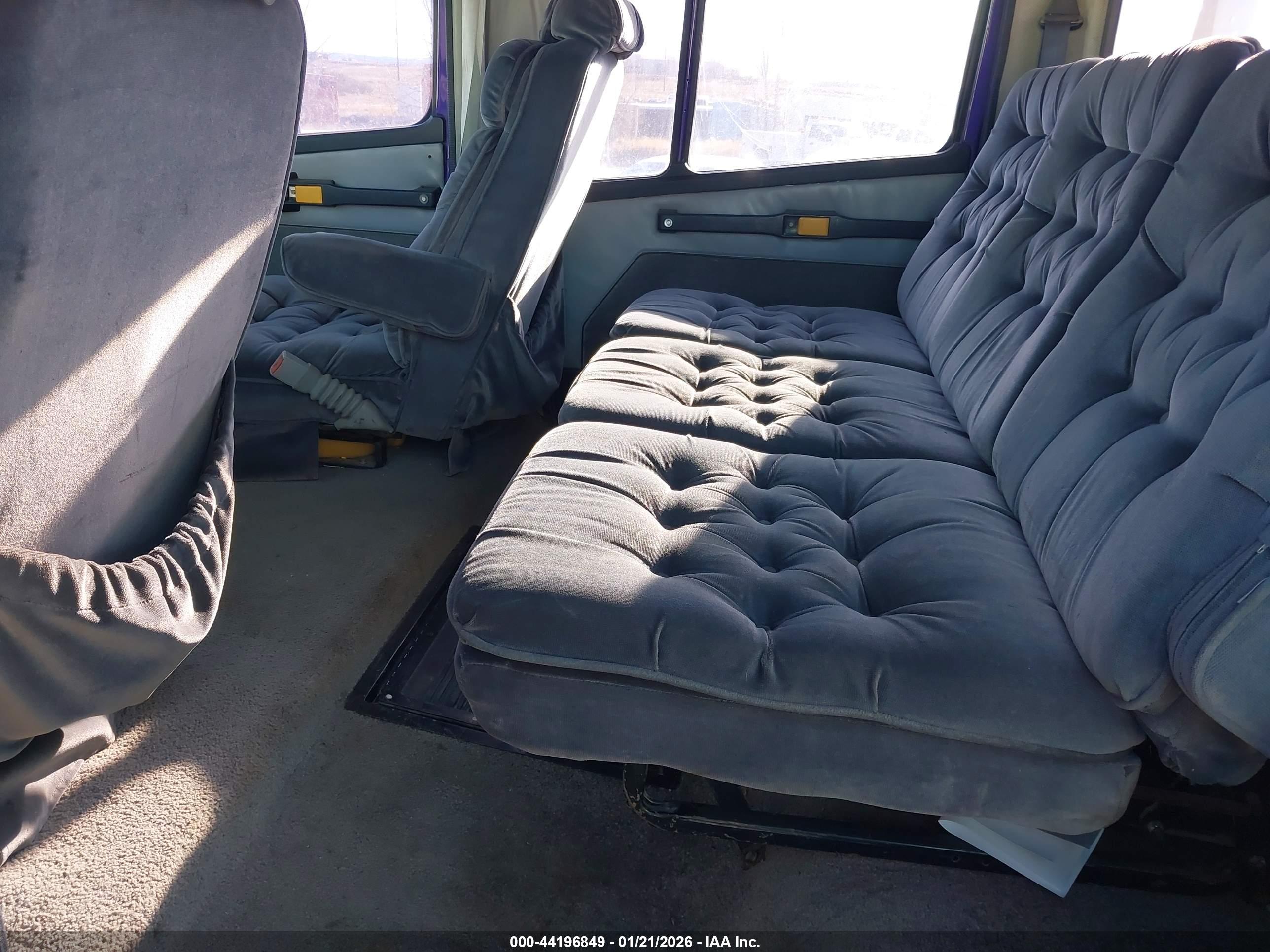 FREIGHTLINER MEDIUM image 8