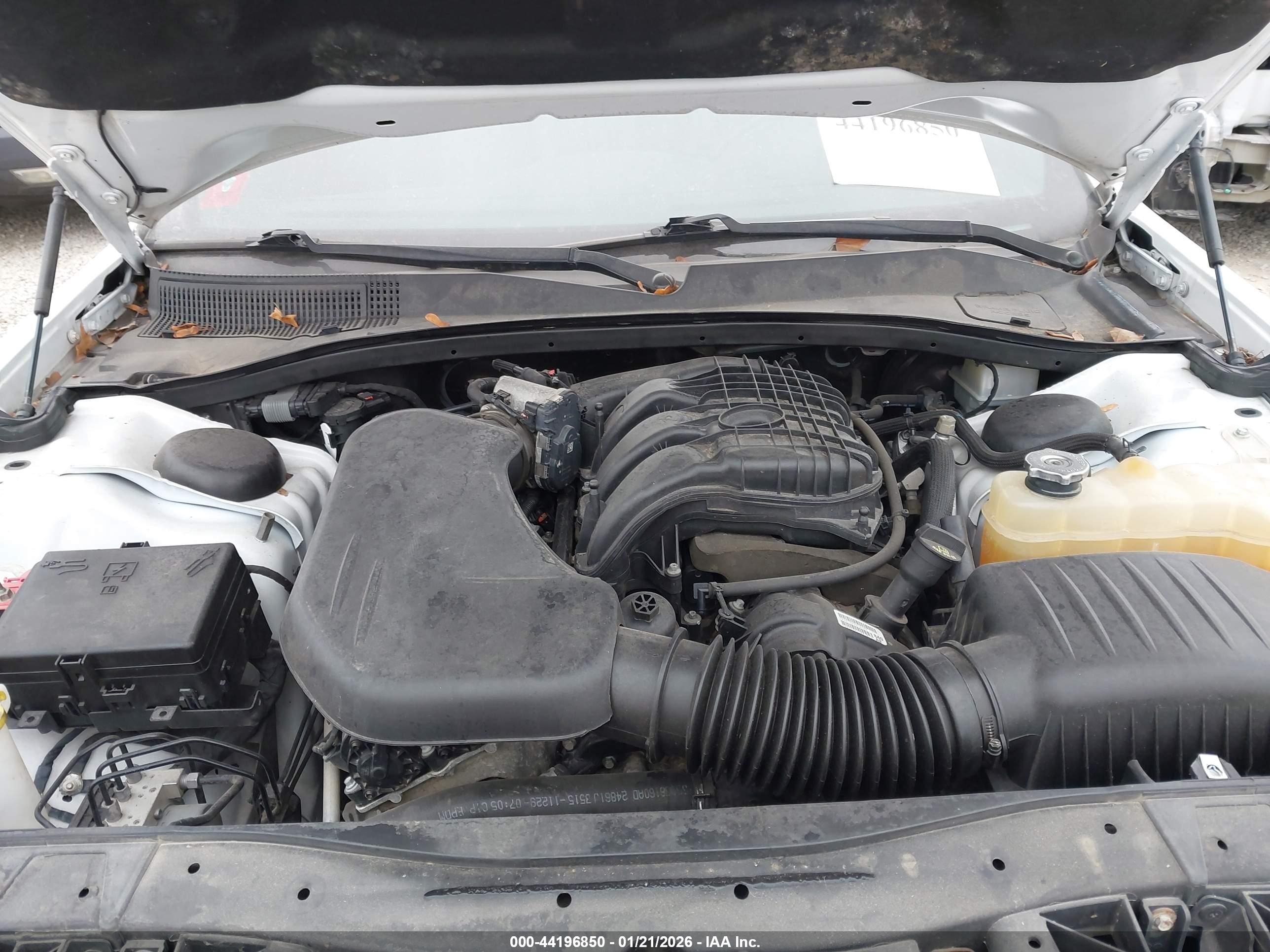 CHRYSLER 300 image 10