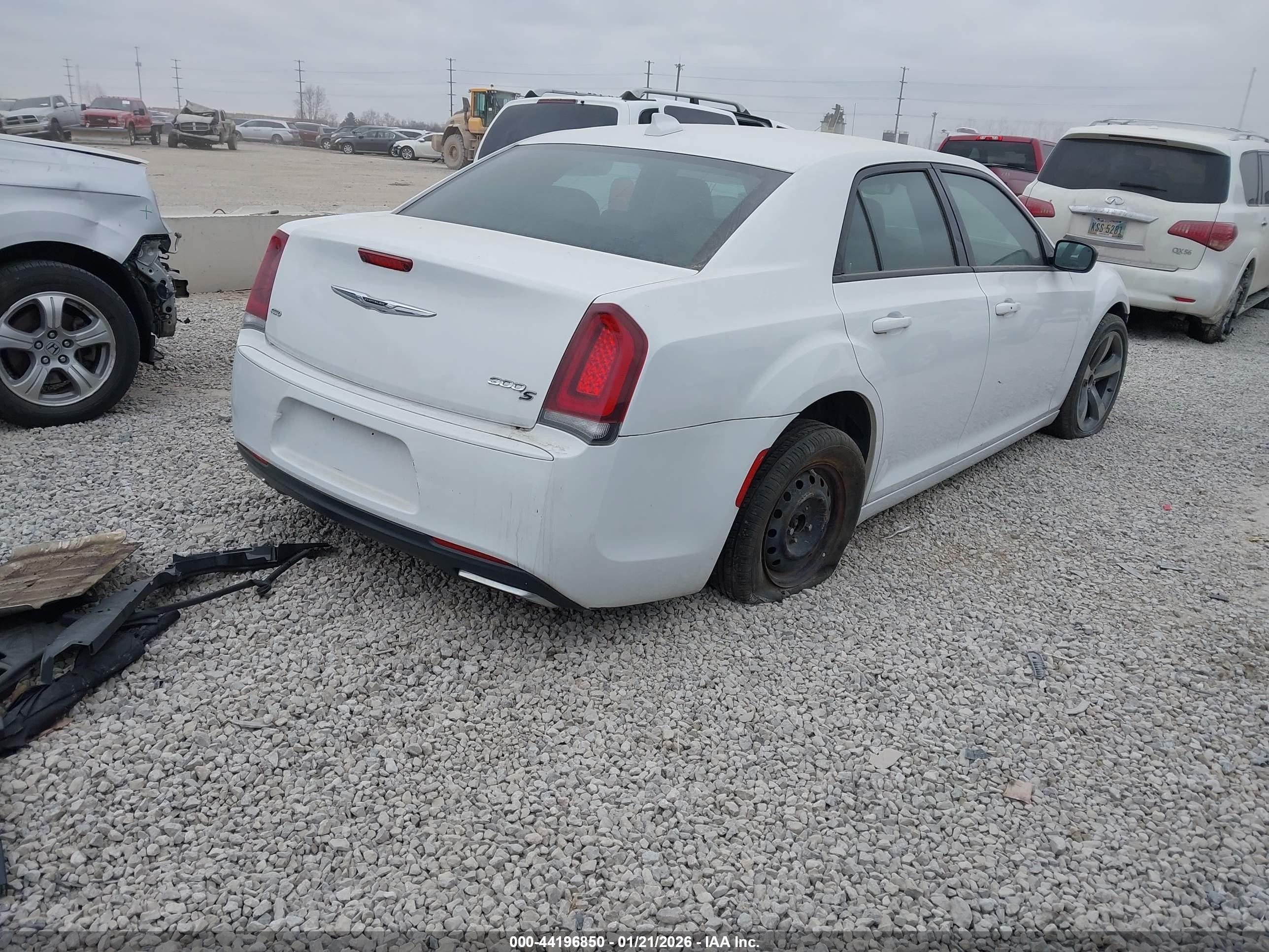 CHRYSLER 300 image 4