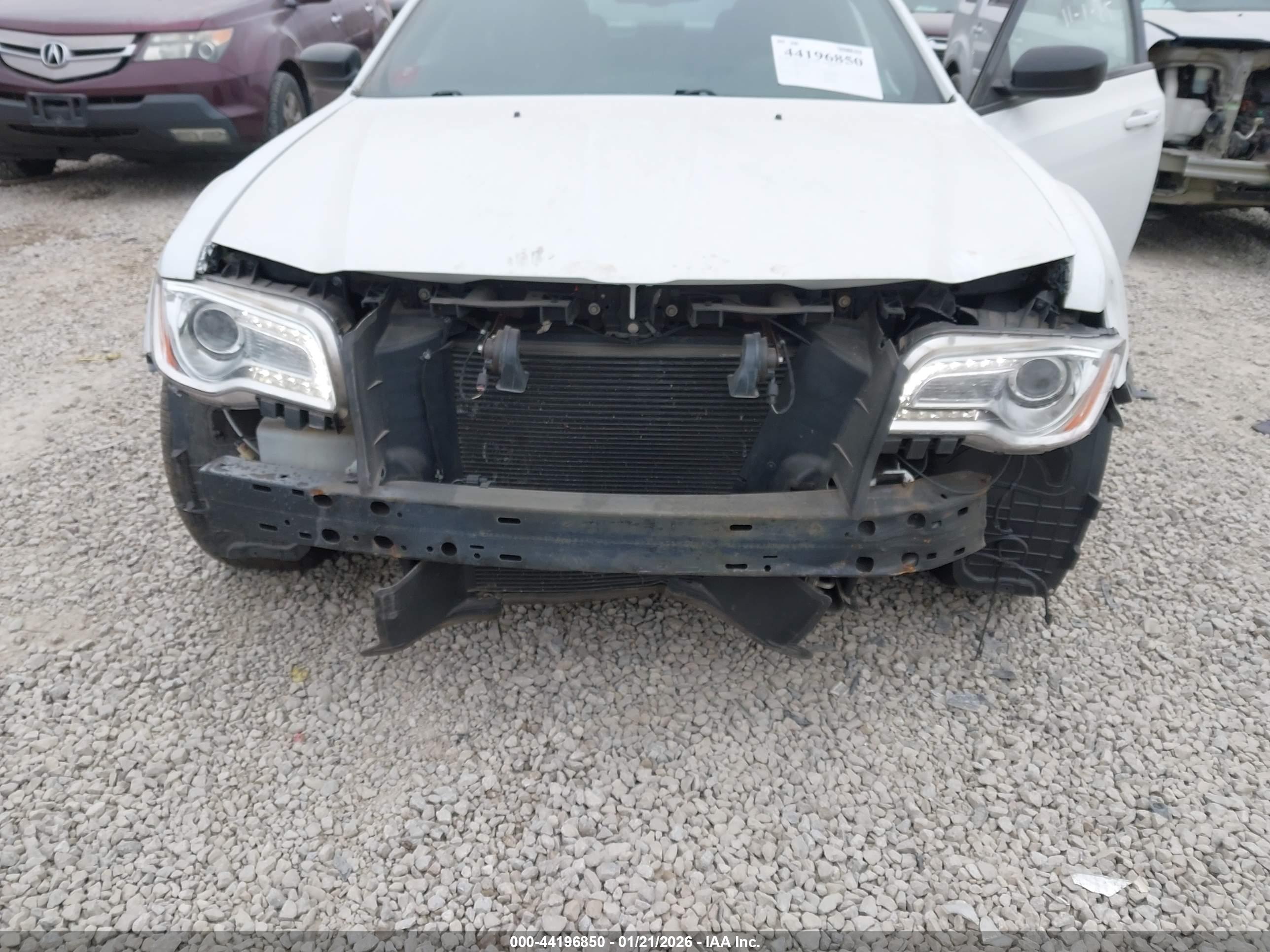 CHRYSLER 300 image 6