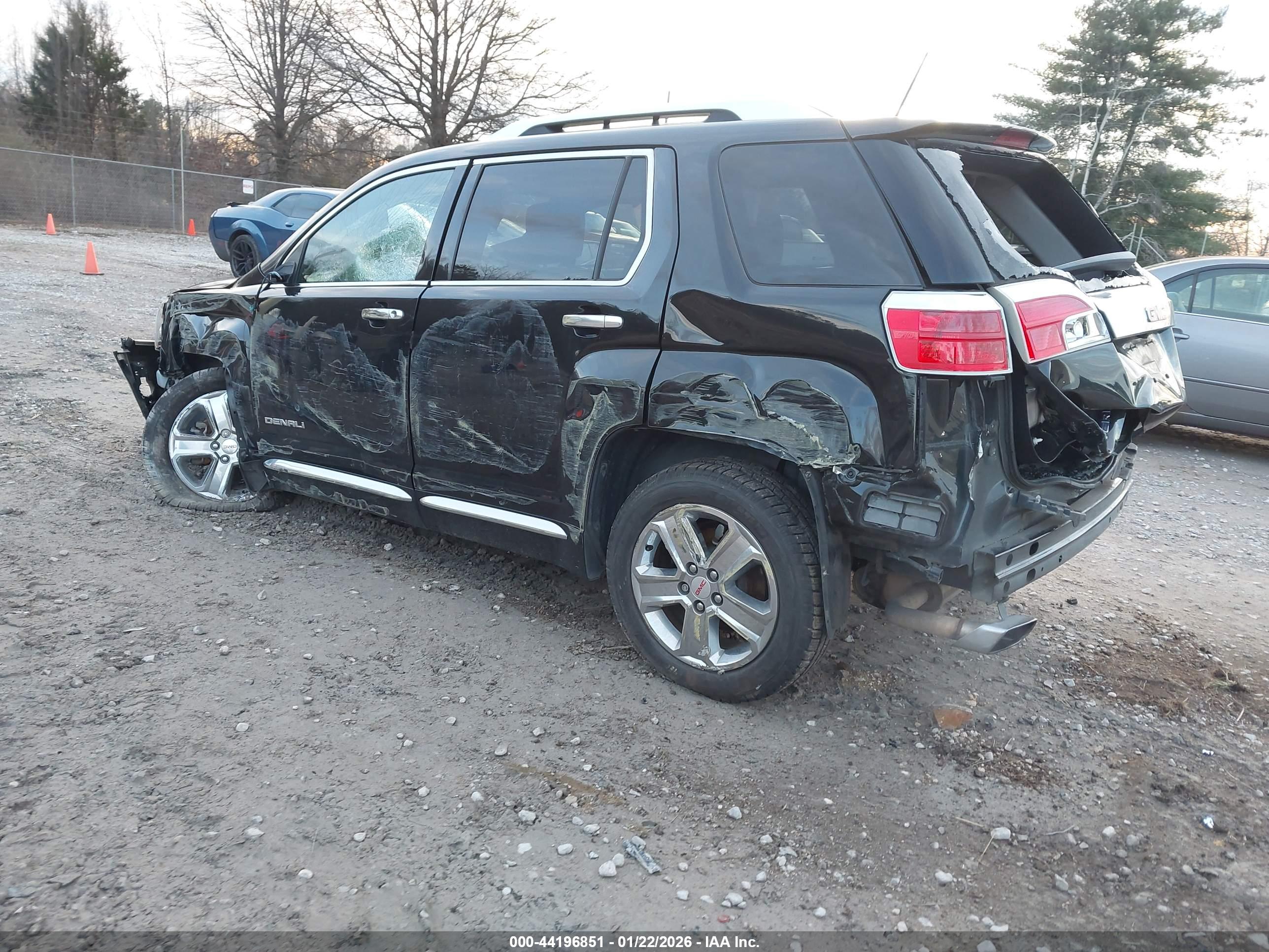 GMC TERRAIN image 3
