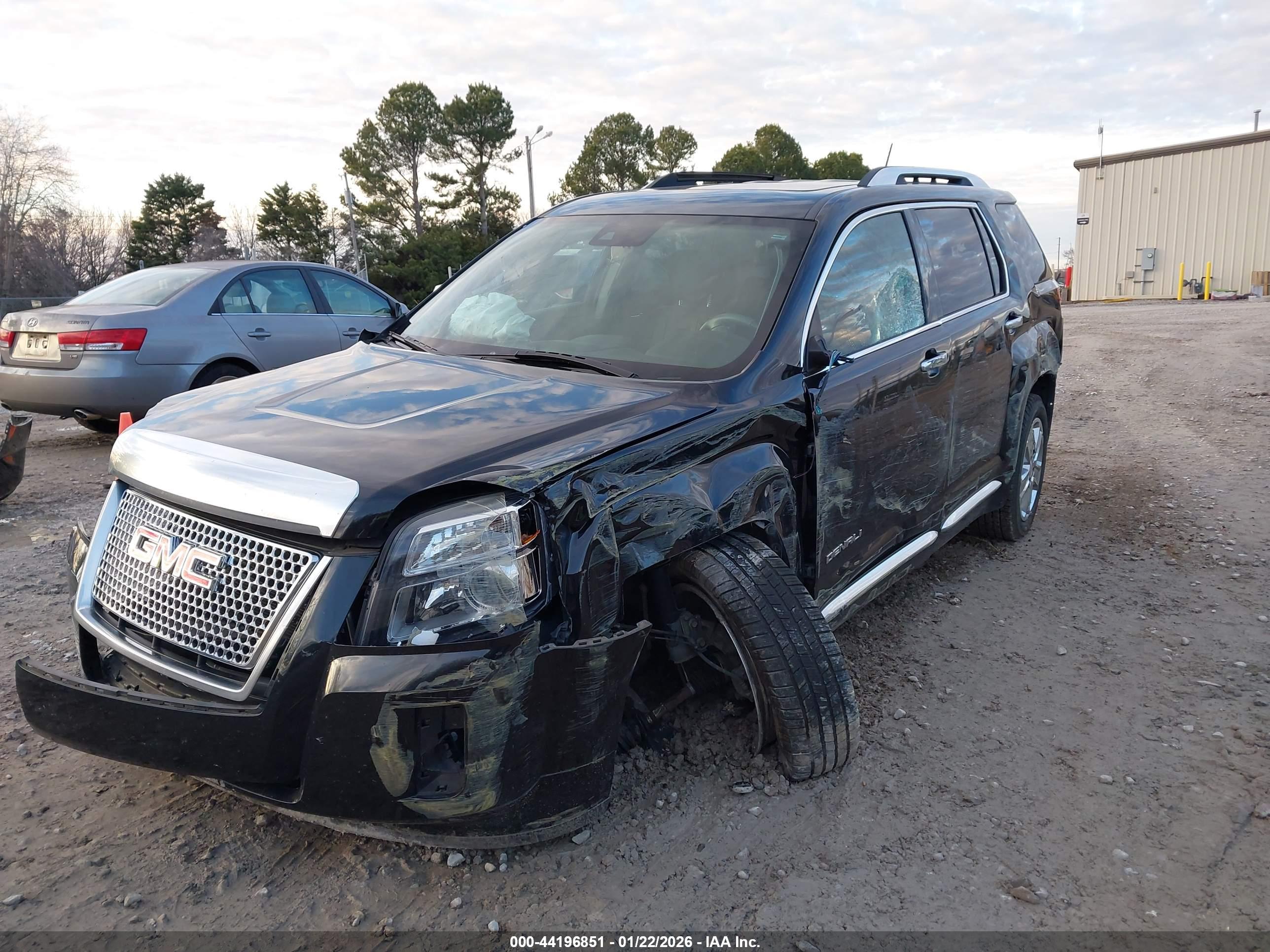 GMC TERRAIN image 6