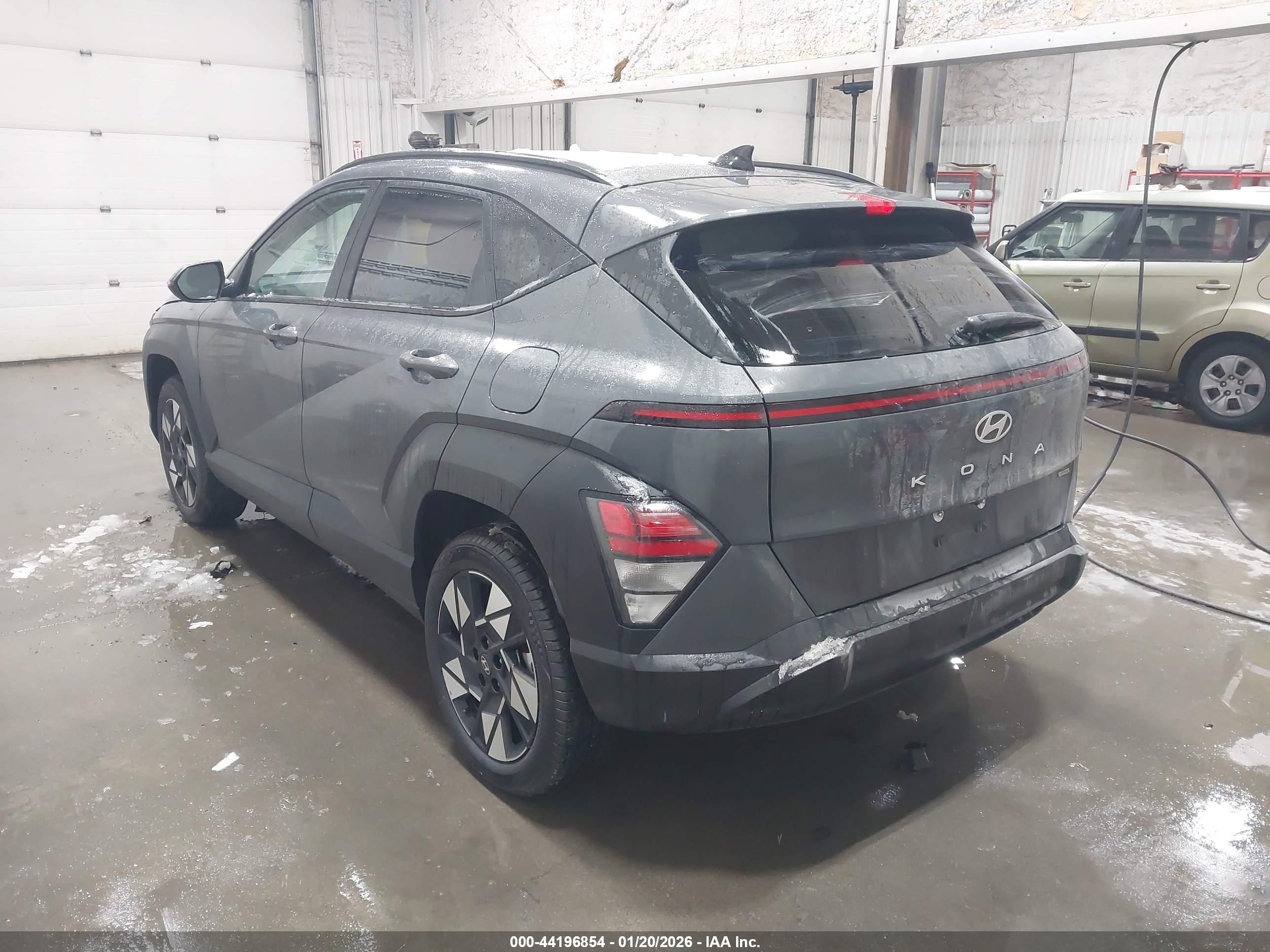 HYUNDAI KONA image 3