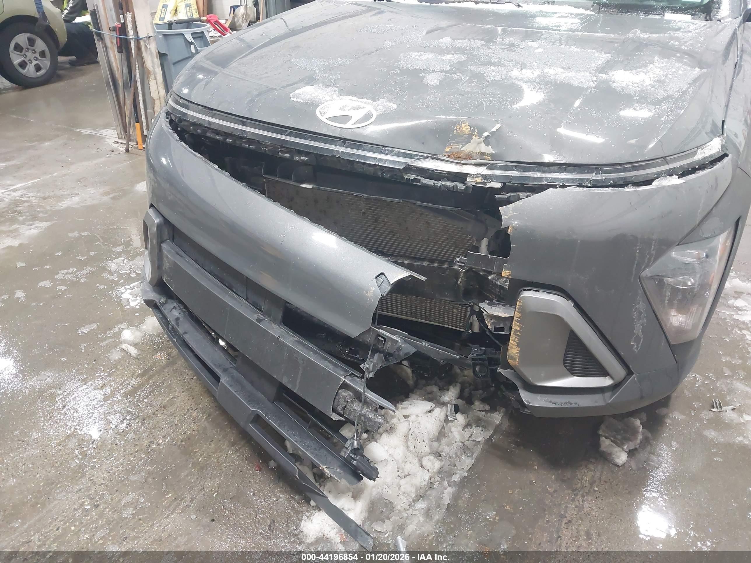 HYUNDAI KONA image 6