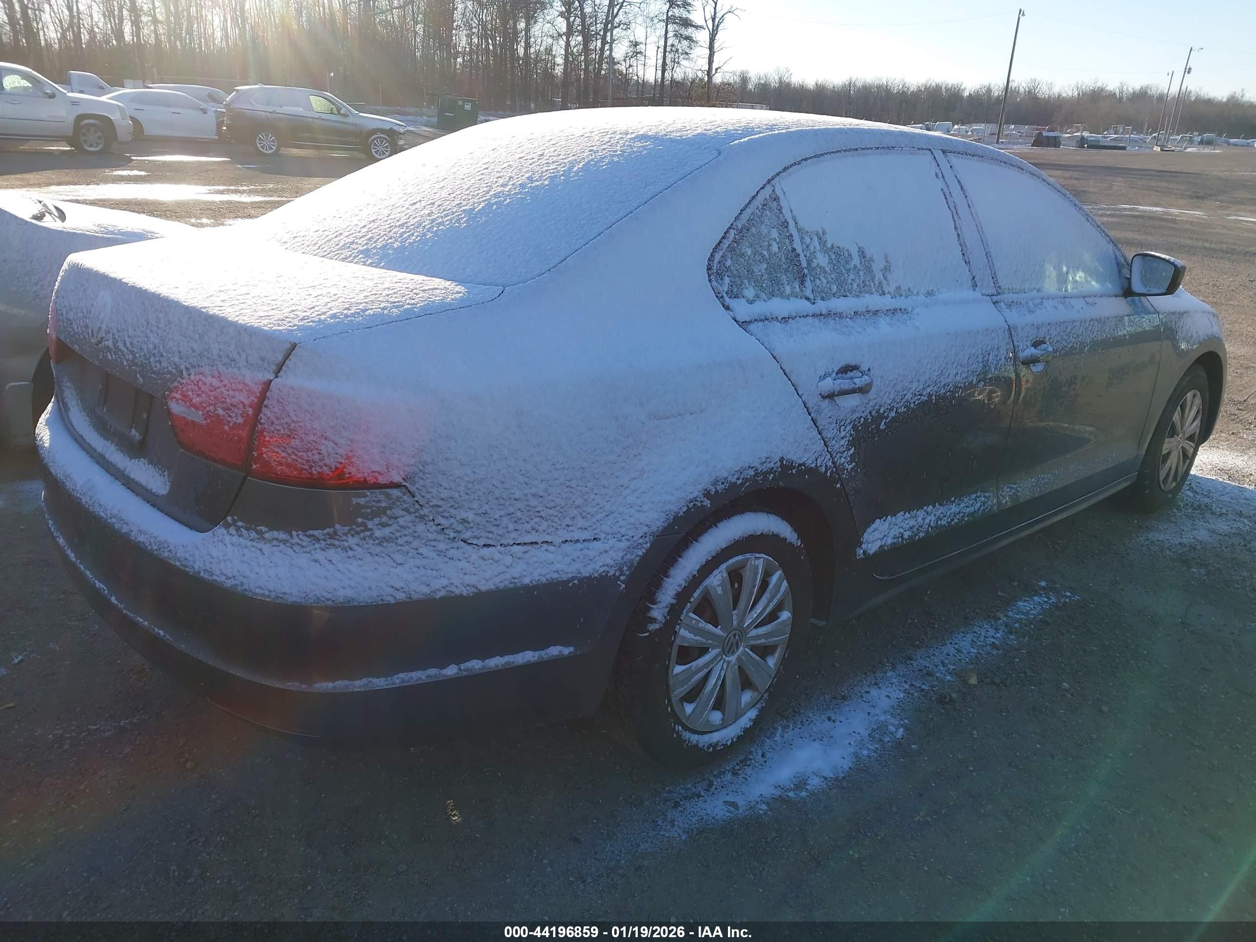 VOLKSWAGEN JETTA image 4