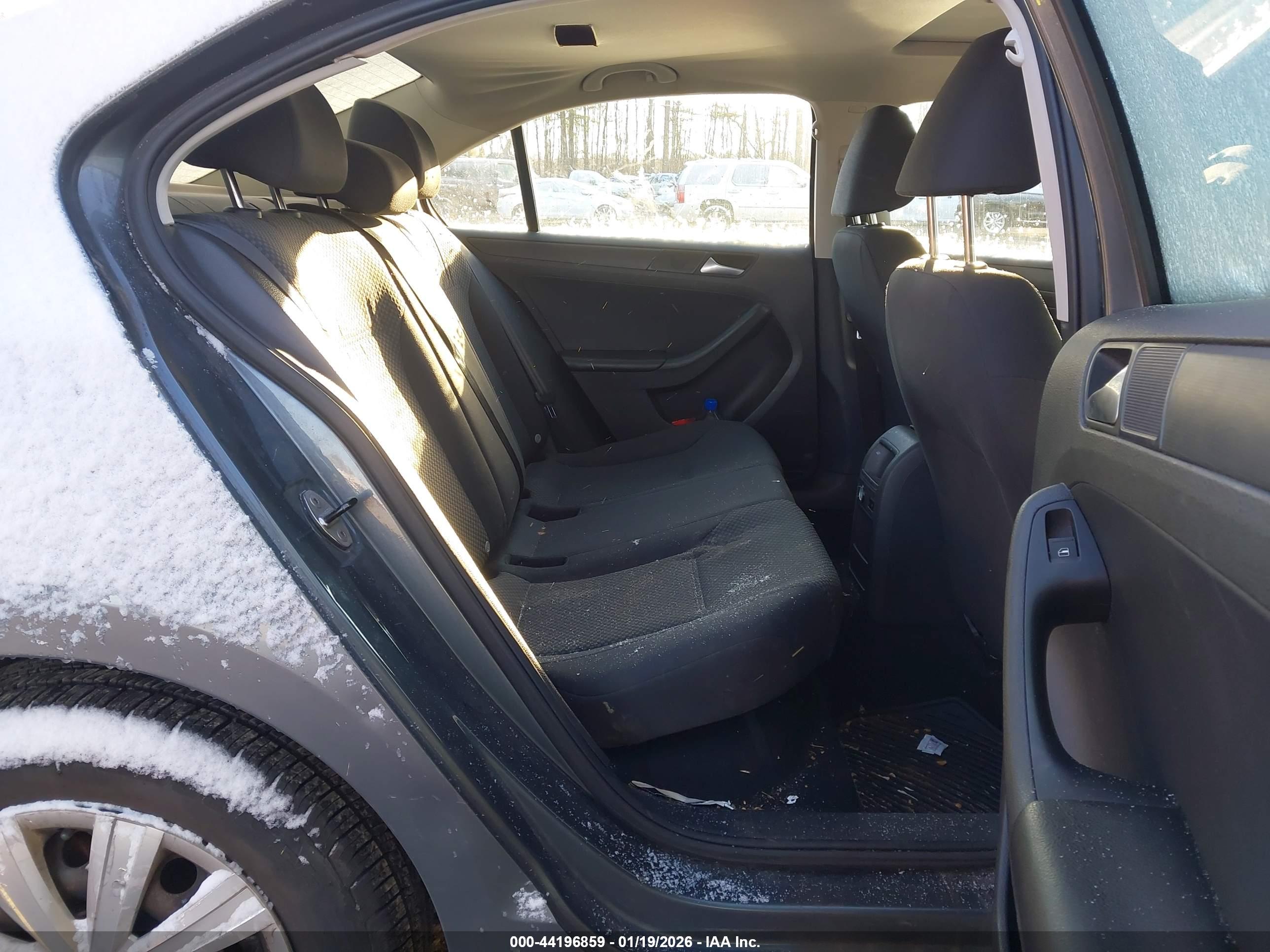 VOLKSWAGEN JETTA image 8
