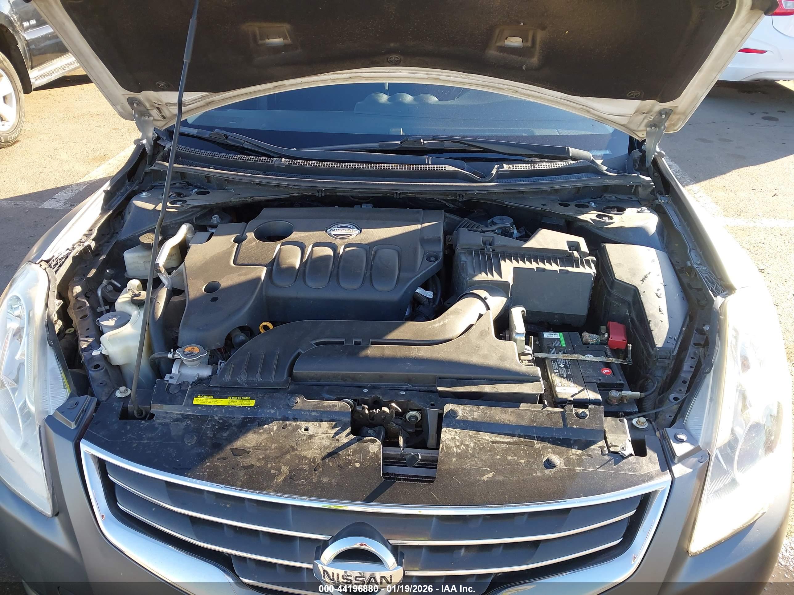 NISSAN ALTIMA image 10