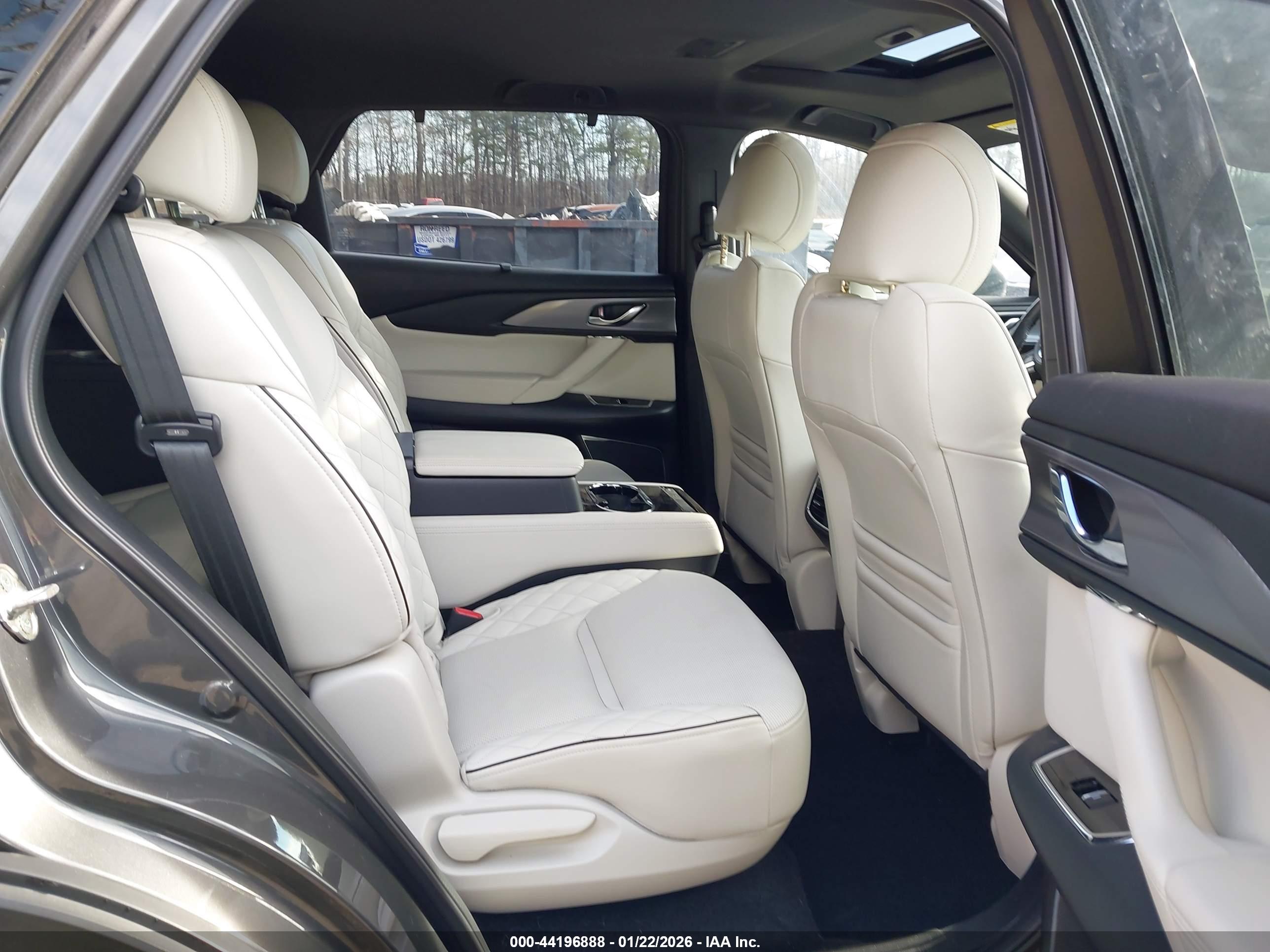 MAZDA CX-9 image 8