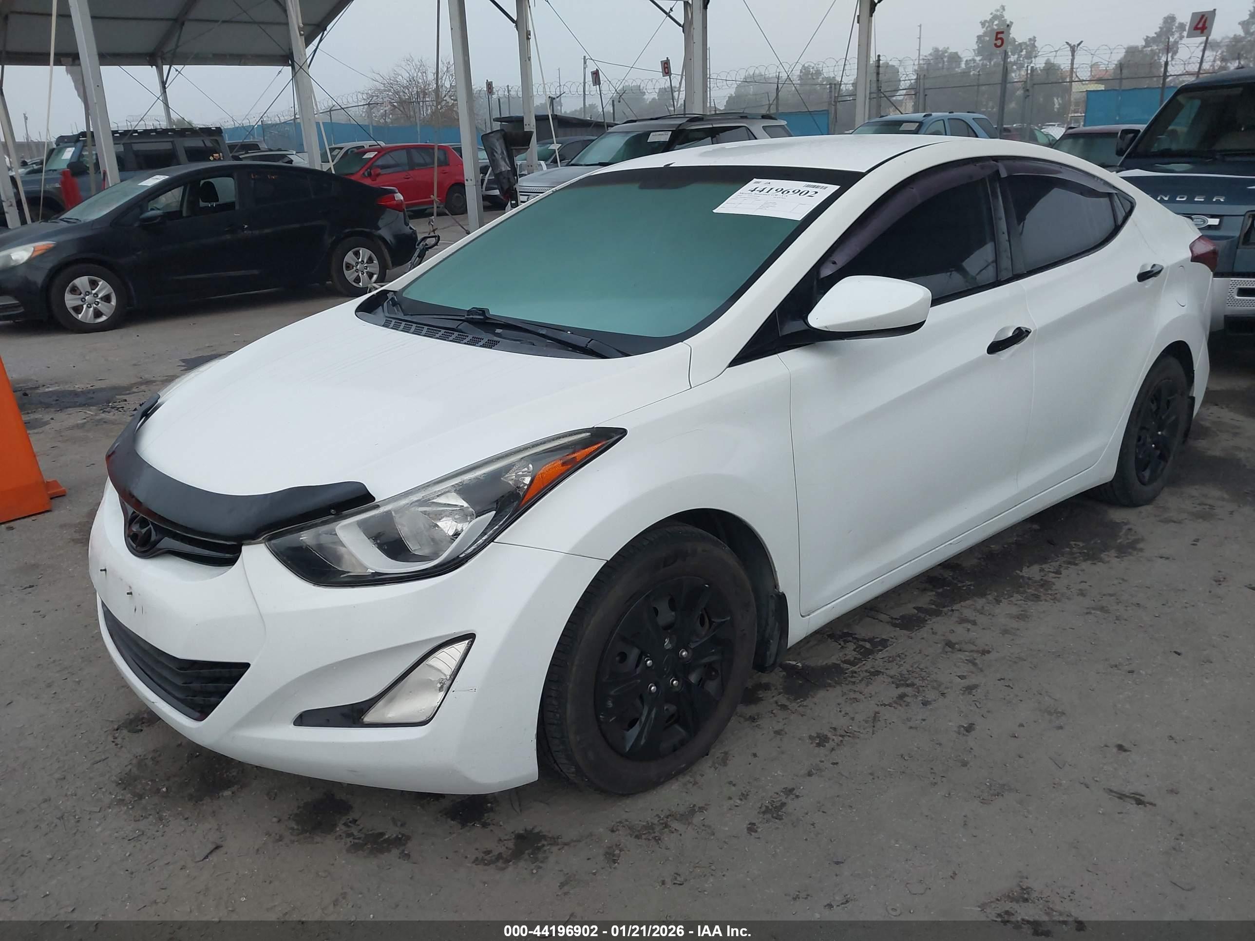 HYUNDAI ELANTRA image 2