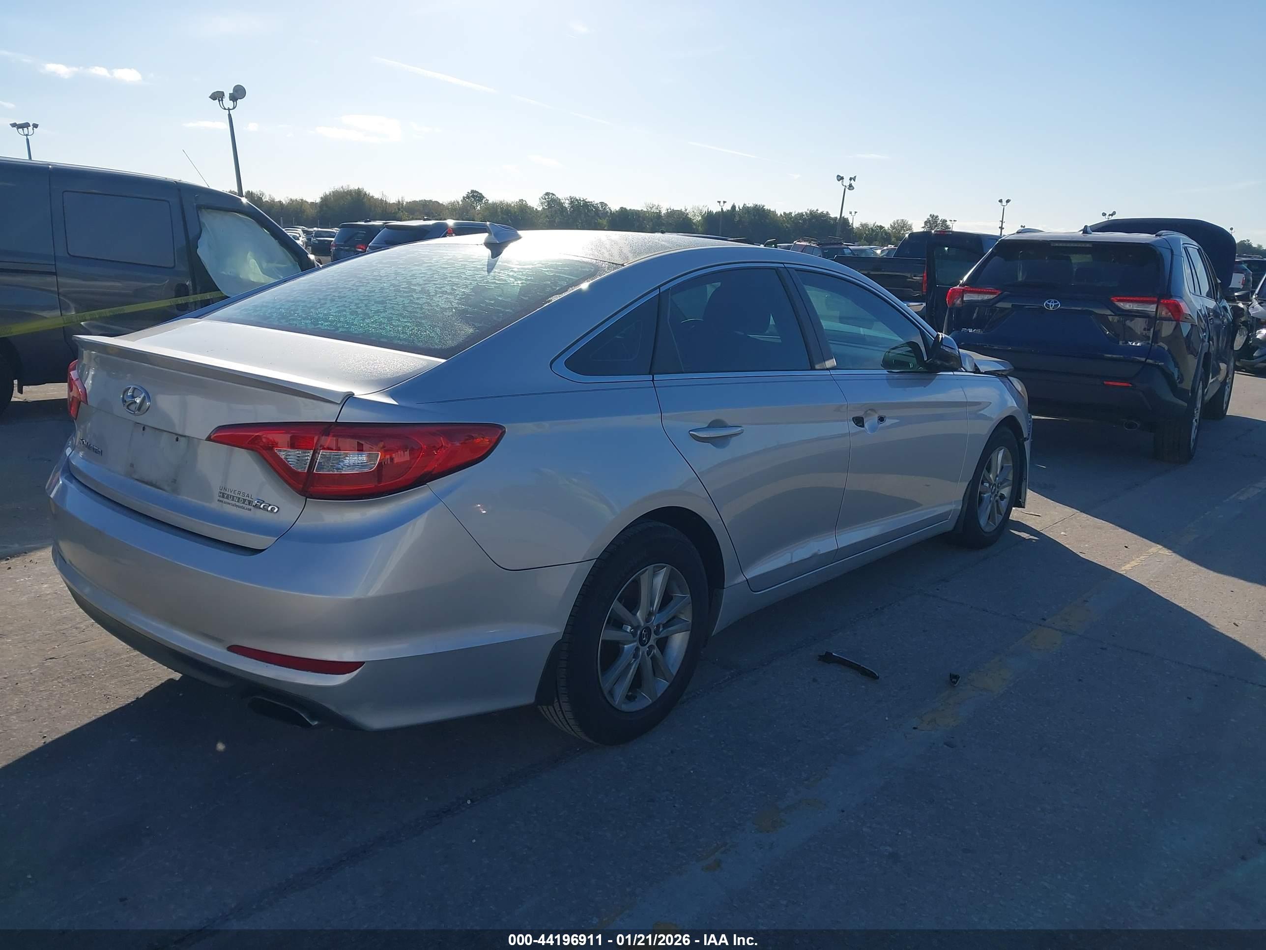 HYUNDAI SONATA image 4