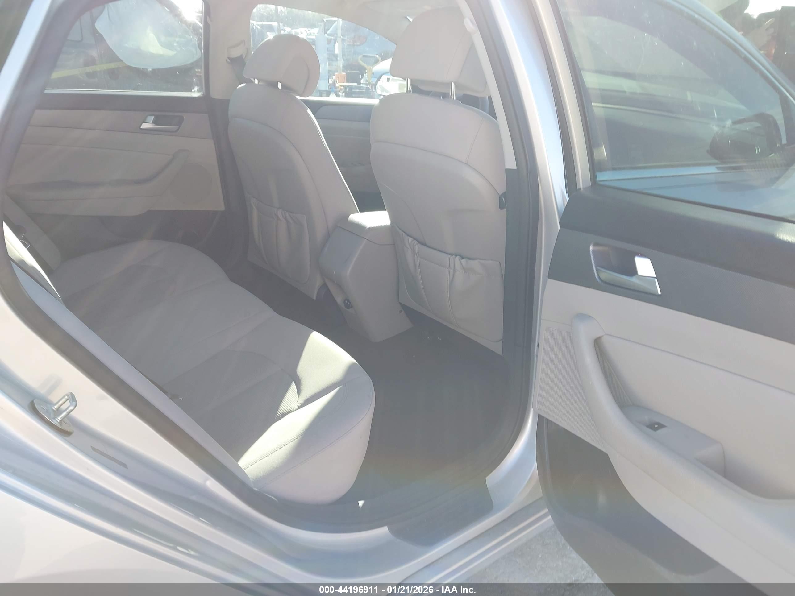 HYUNDAI SONATA image 8