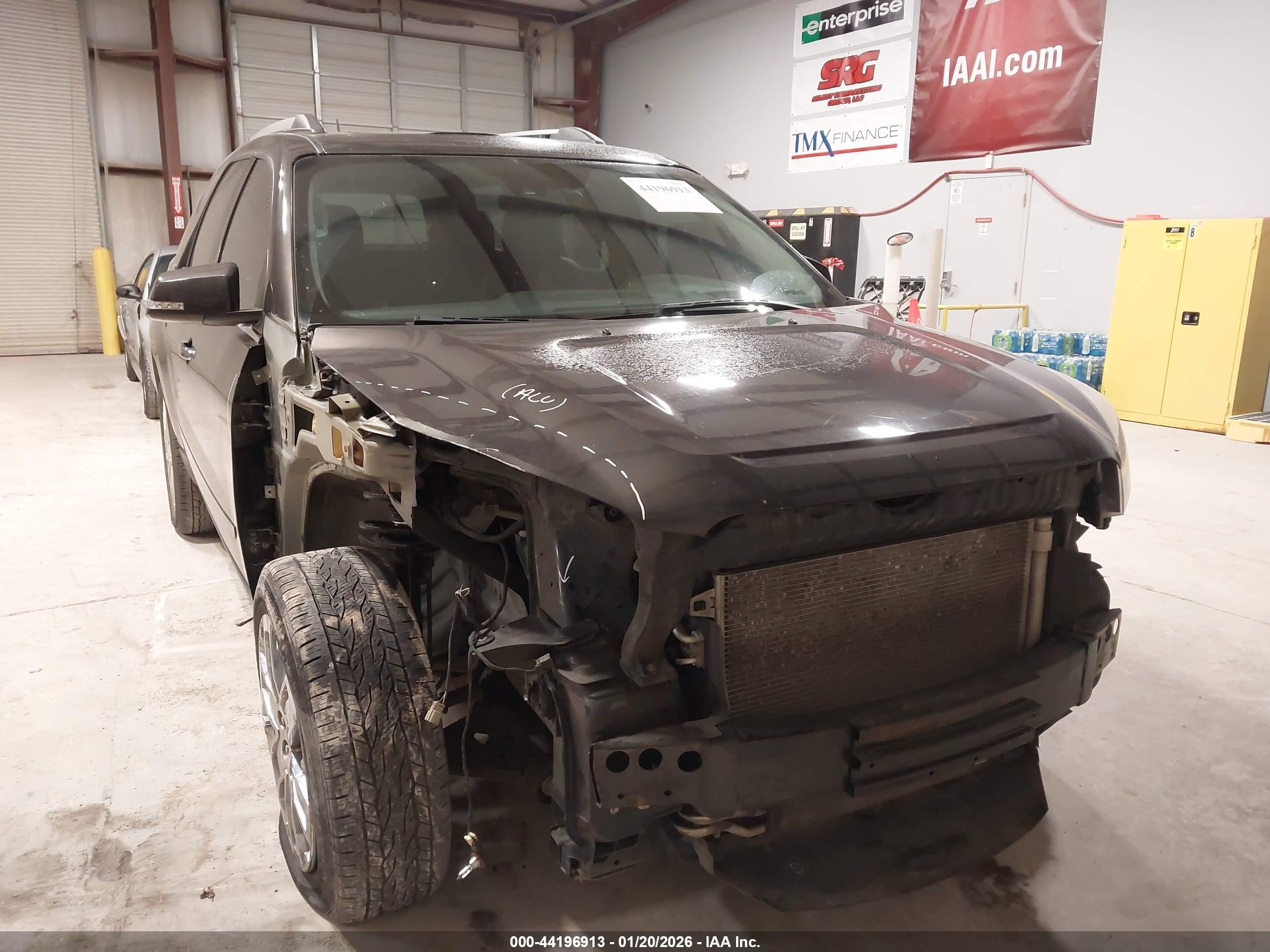 GMC ACADIA image 6