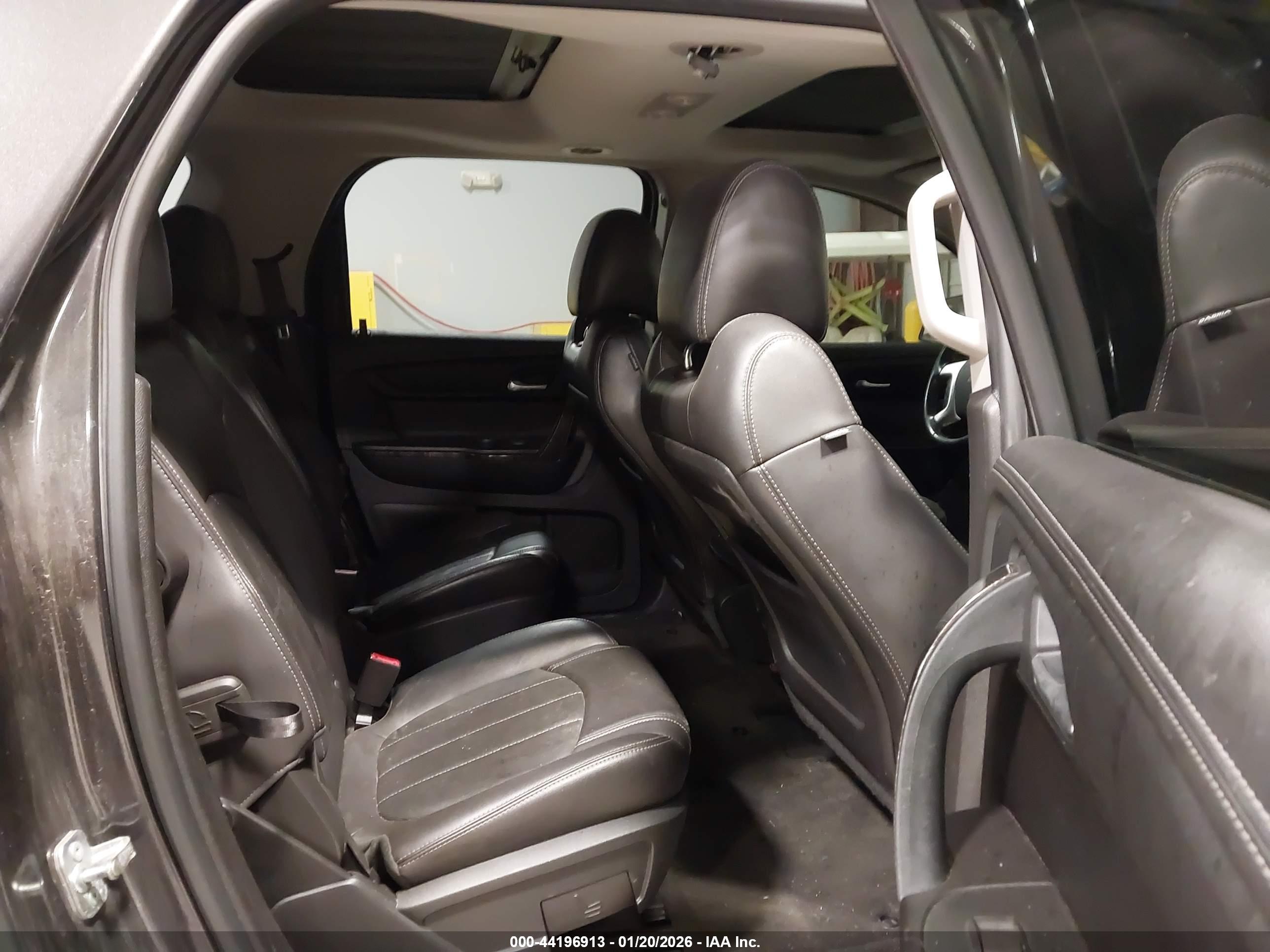 GMC ACADIA image 8