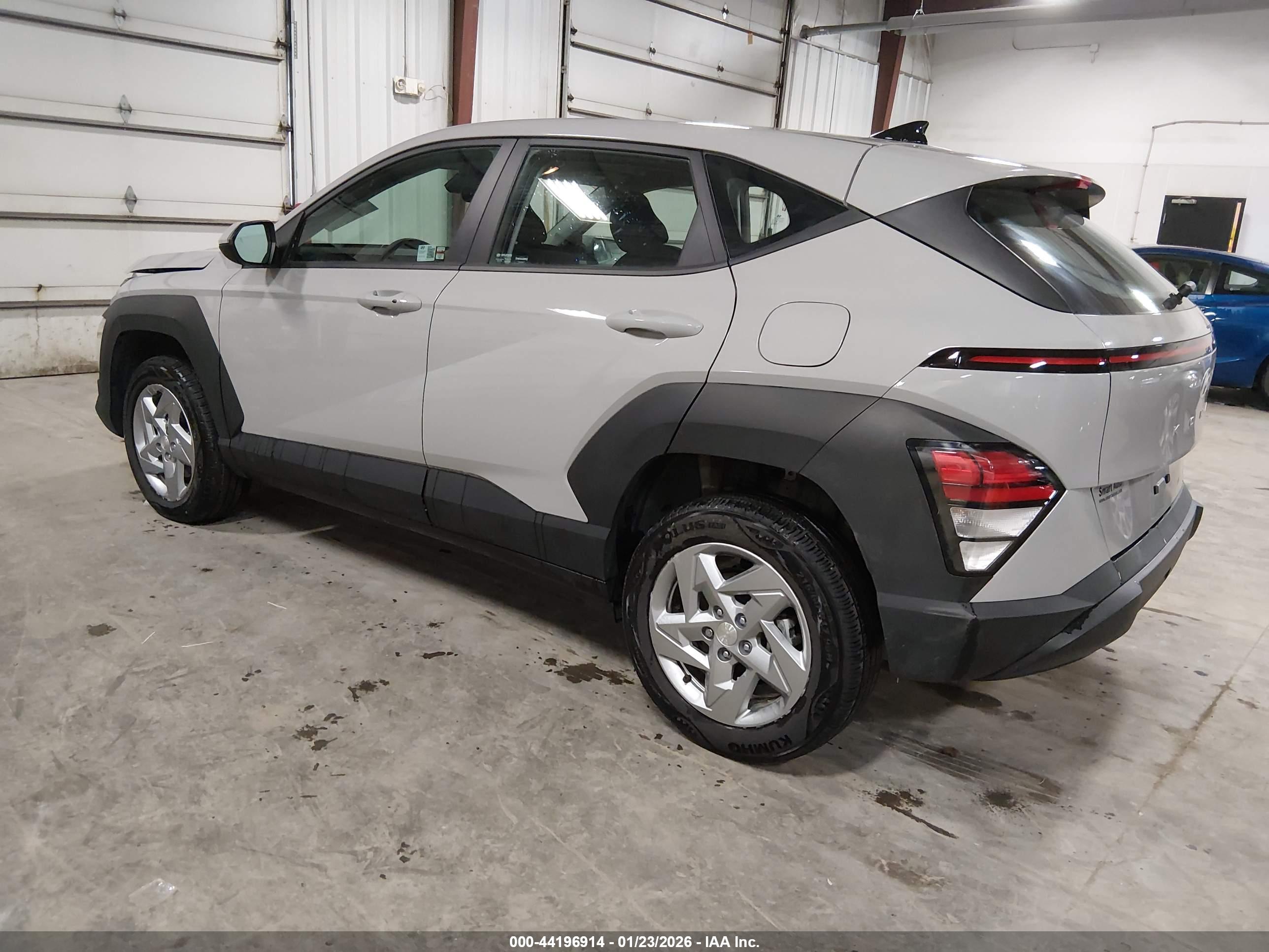 HYUNDAI KONA image 3