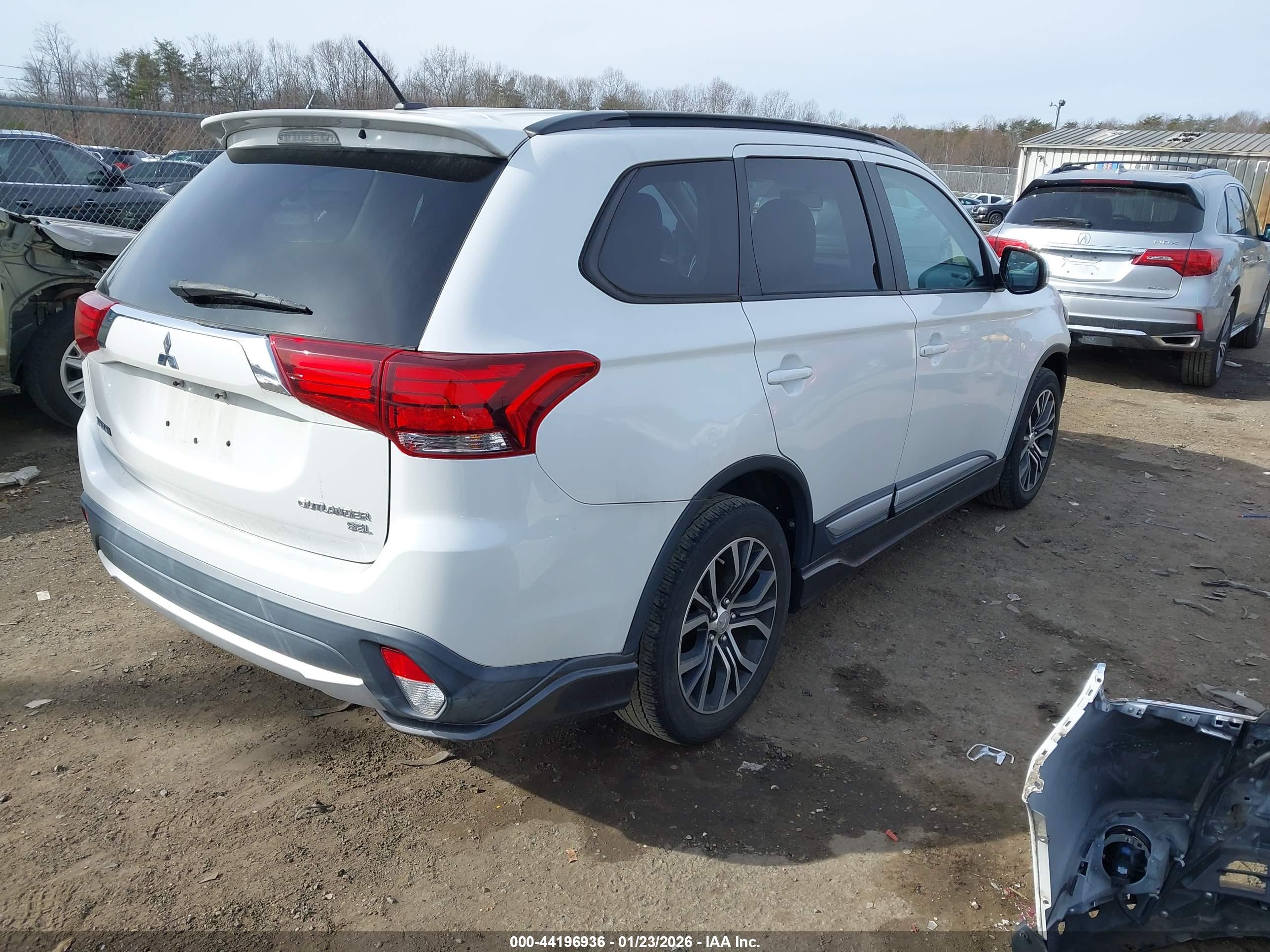 MITSUBISHI OUTLANDER image 4