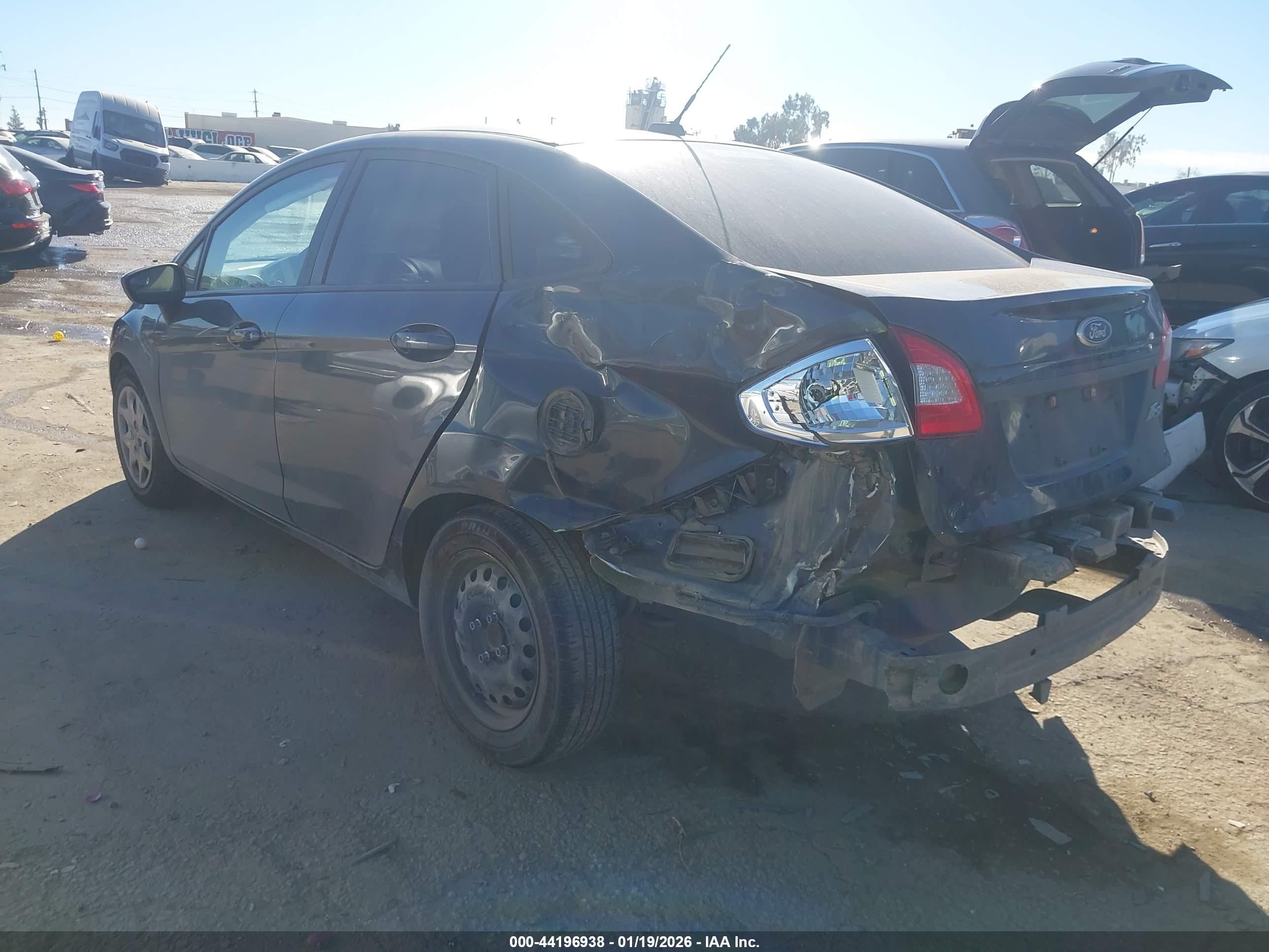 FORD FIESTA image 3