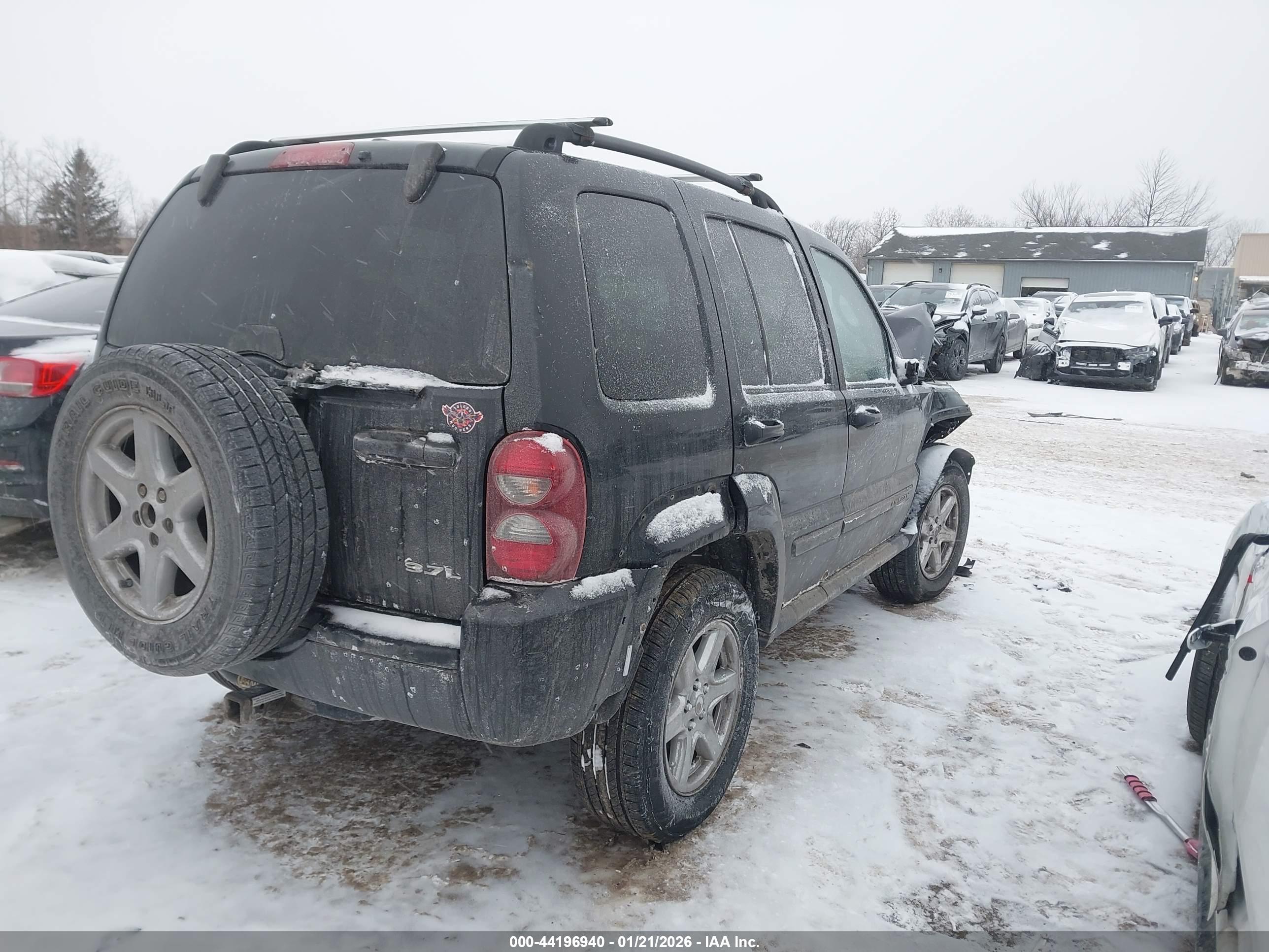 JEEP LIBERTY image 4