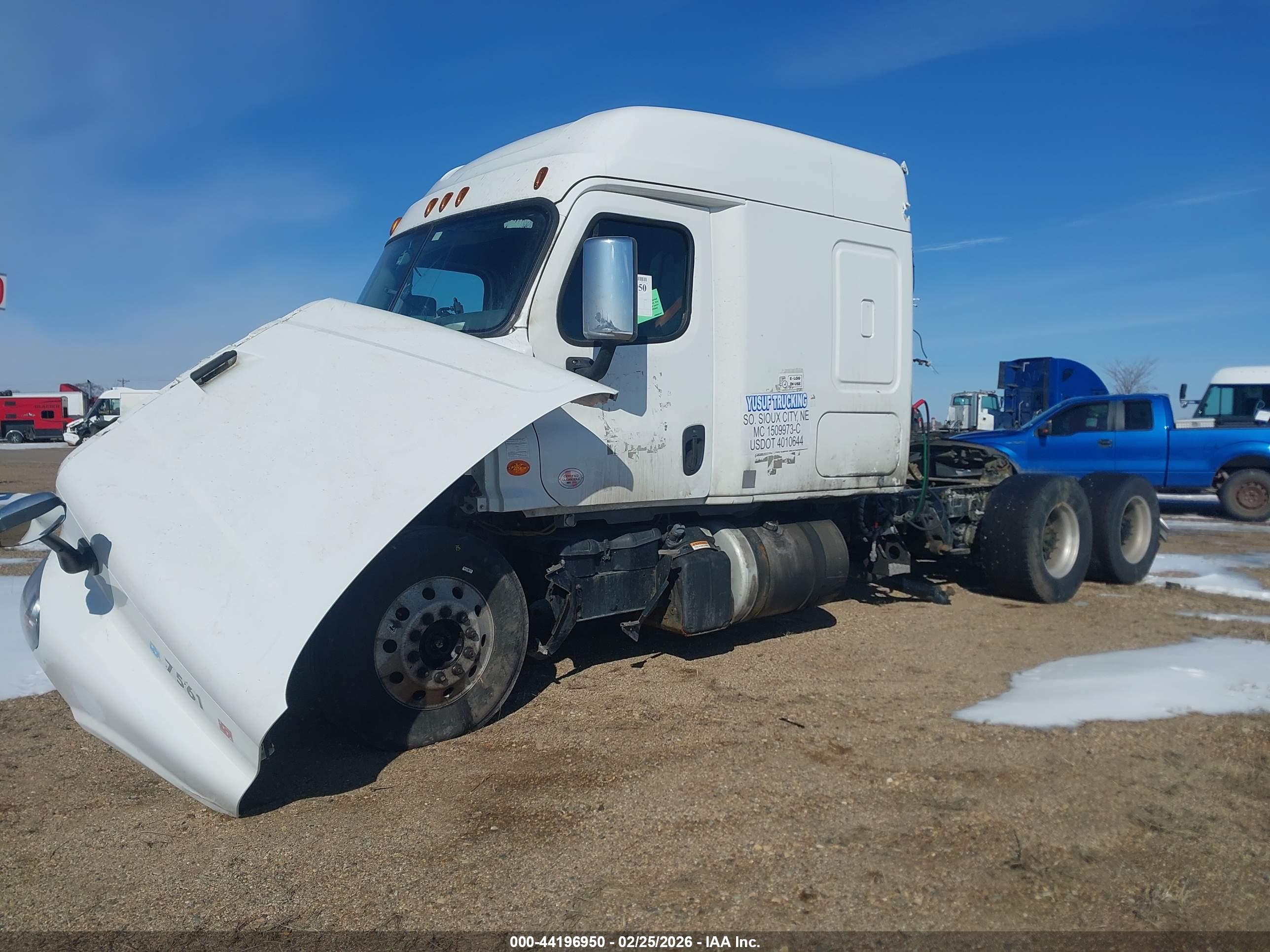 FREIGHTLINER CASCADIA image 2