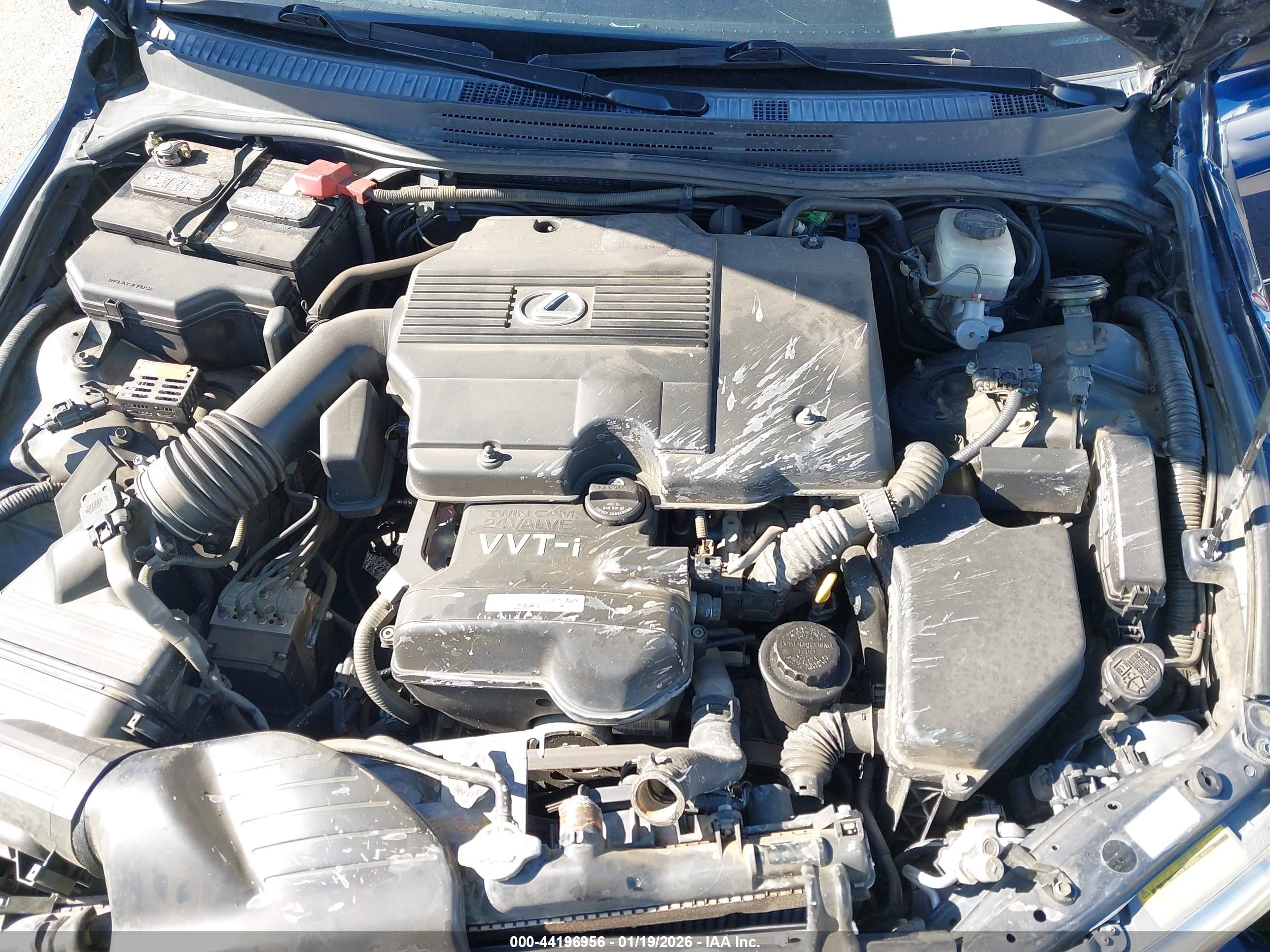 LEXUS IS image 10