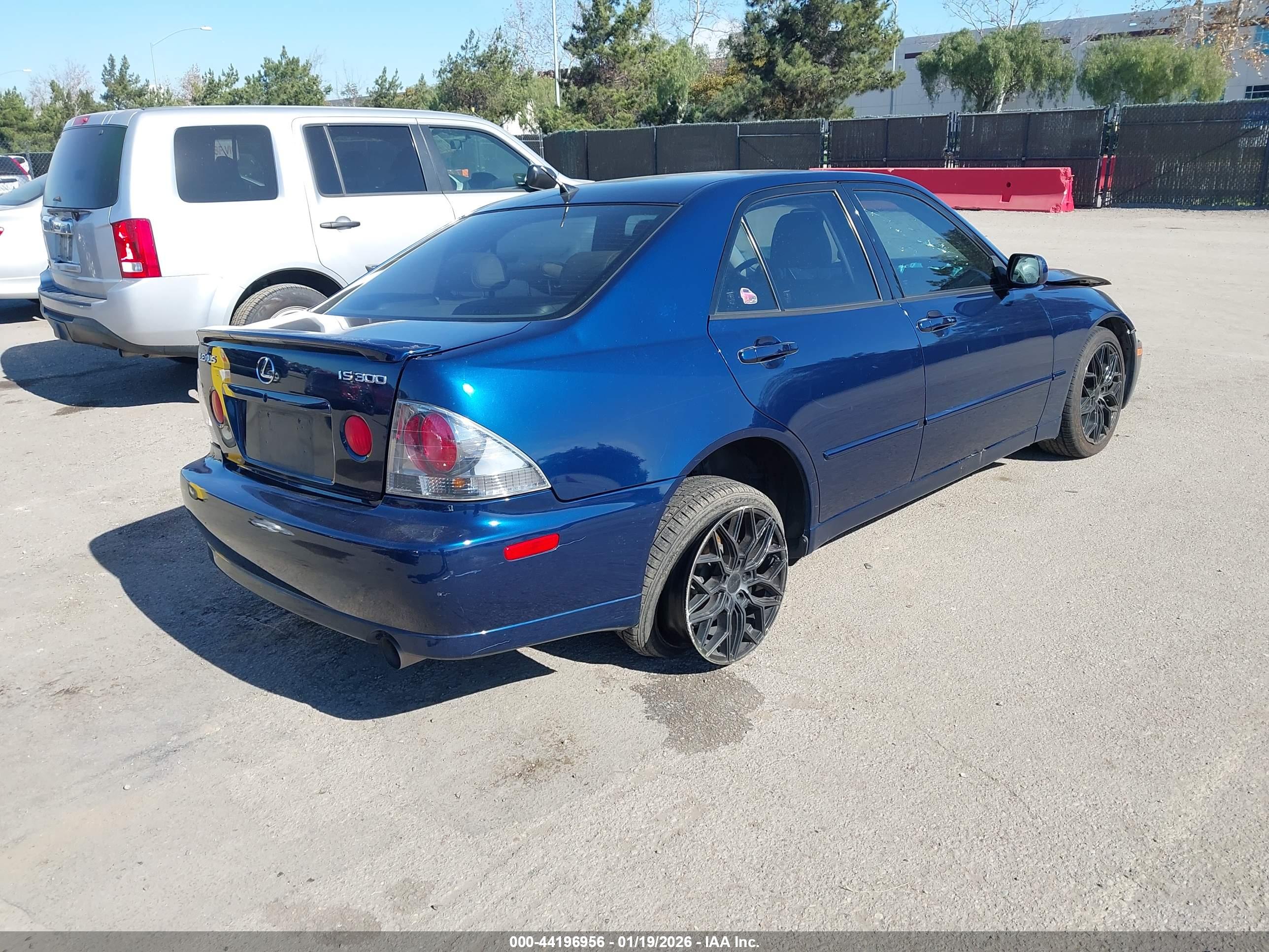 LEXUS IS image 4